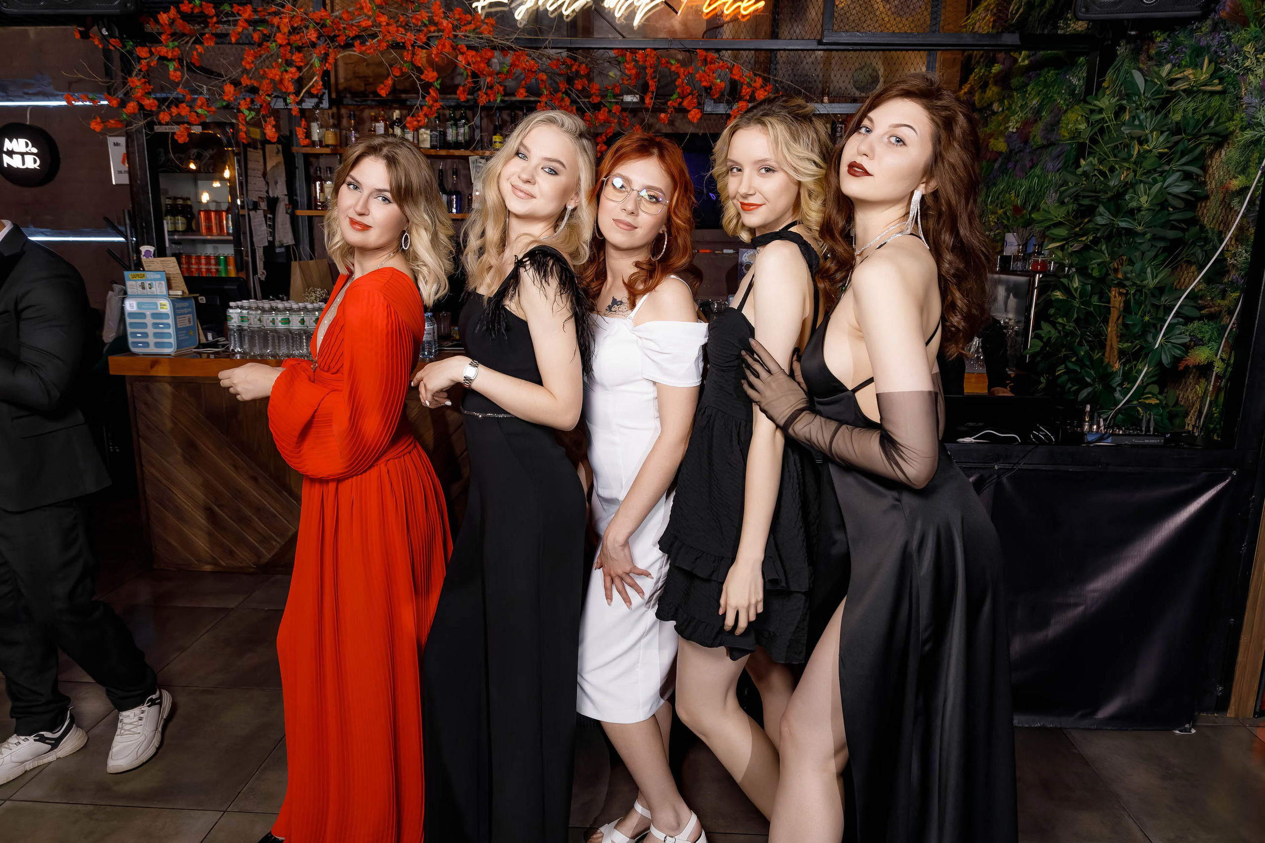 Выпускной в ресторане MR.NUR 28.06.2023. Фотограф в Самаре Максим Тырин