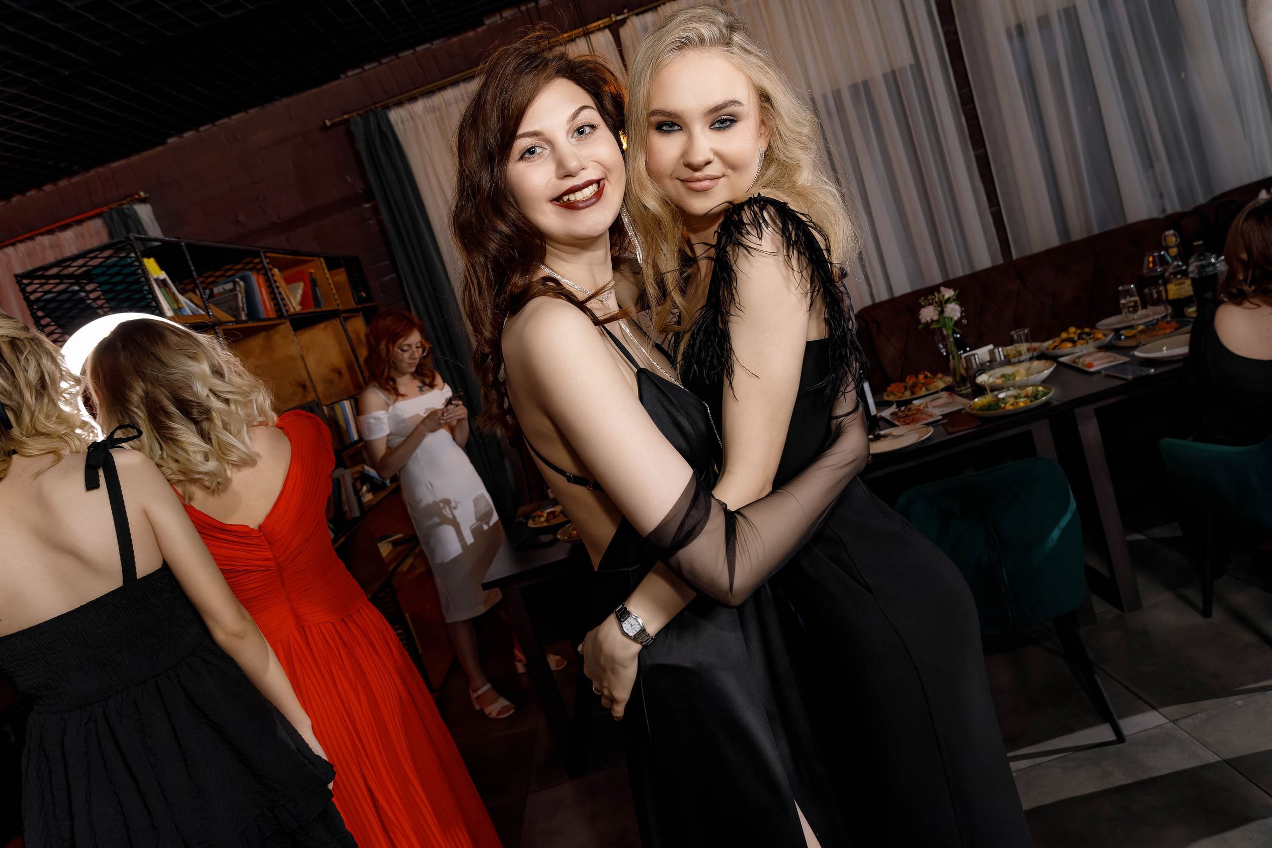 Выпускной в ресторане MR.NUR 28.06.2023. Фотограф в Самаре Максим Тырин