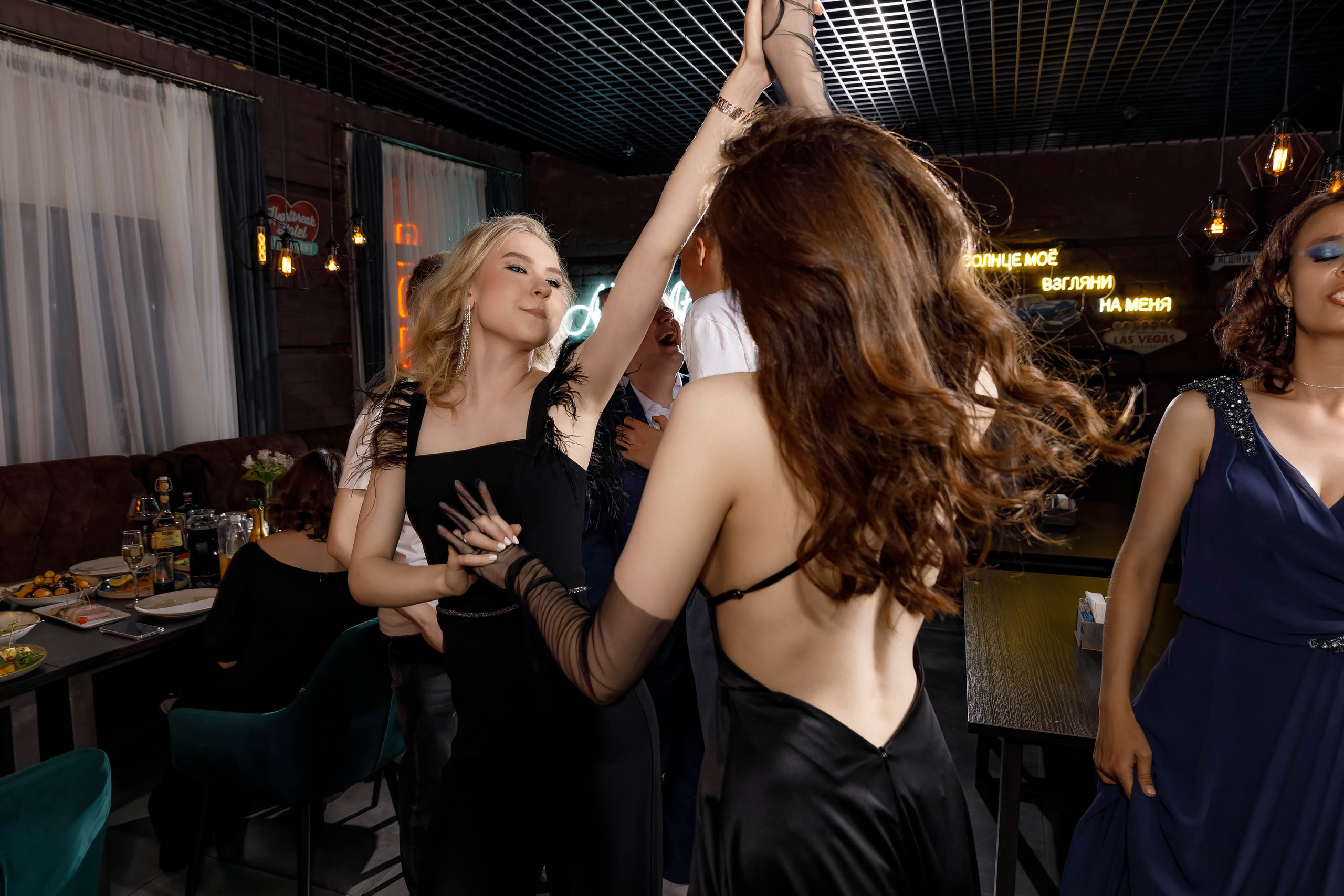 Выпускной в ресторане MR.NUR 28.06.2023. Фотограф в Самаре Максим Тырин