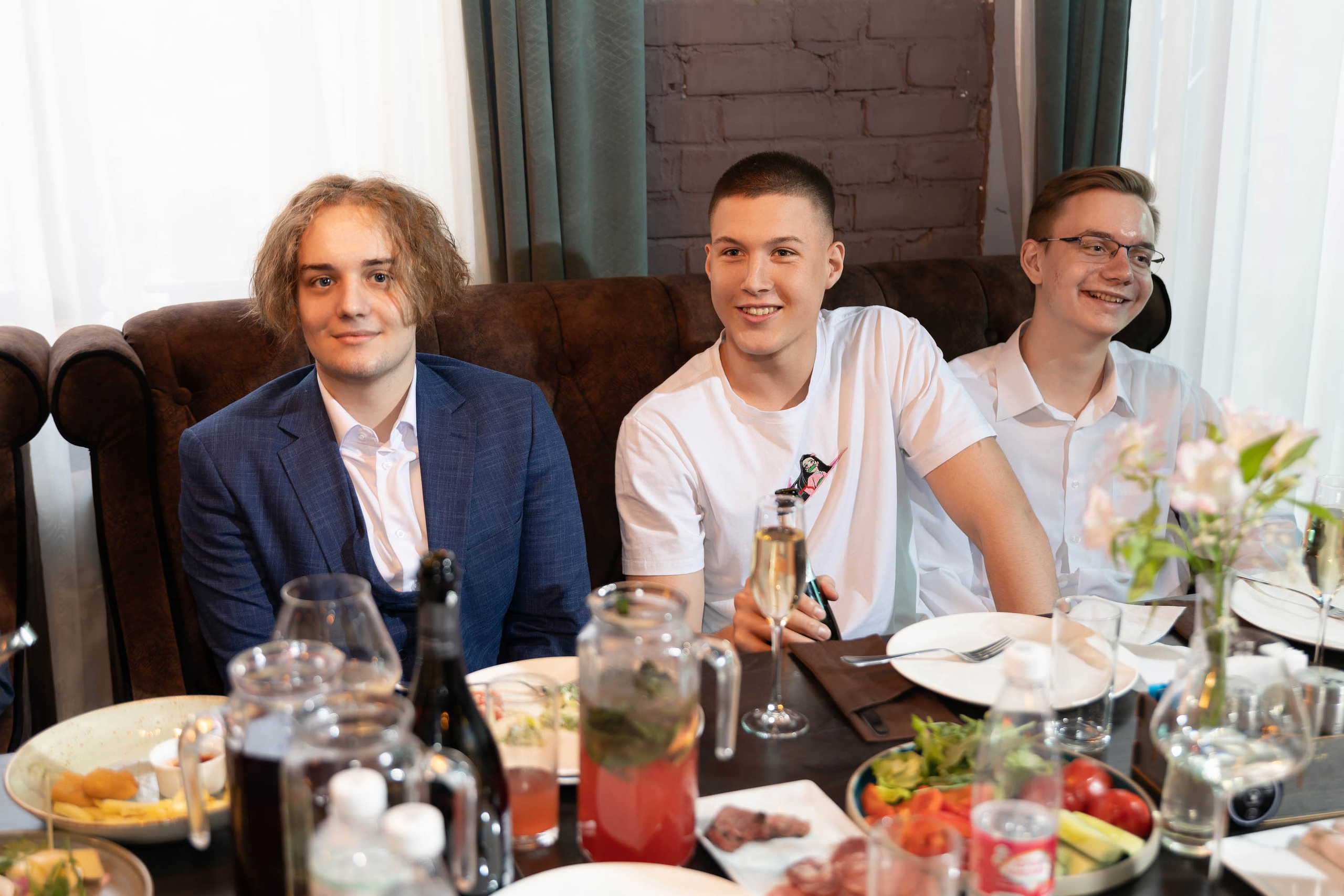 Выпускной в ресторане MR.NUR 28.06.2023. Фотограф в Самаре Максим Тырин