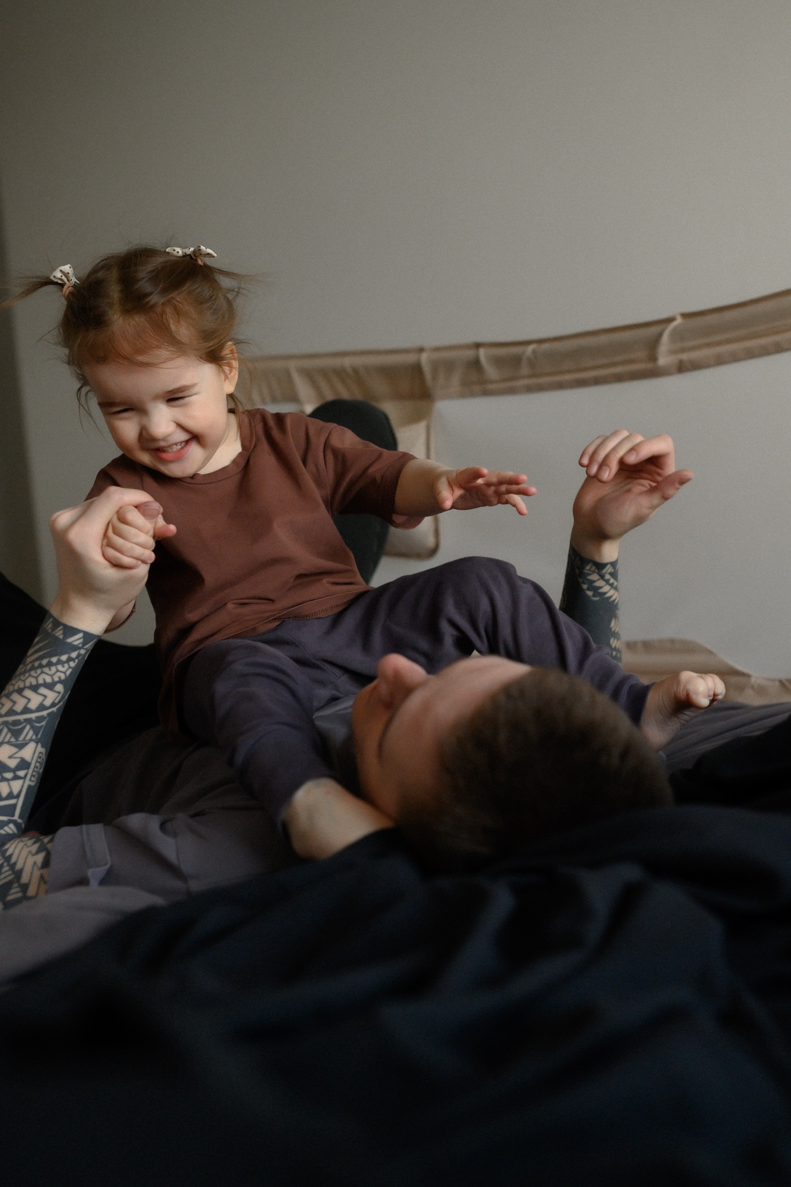 Руслан, Марта и Кира дома. Семейный и свадебный lifestyle-фотограф в Москве Мария Петрова