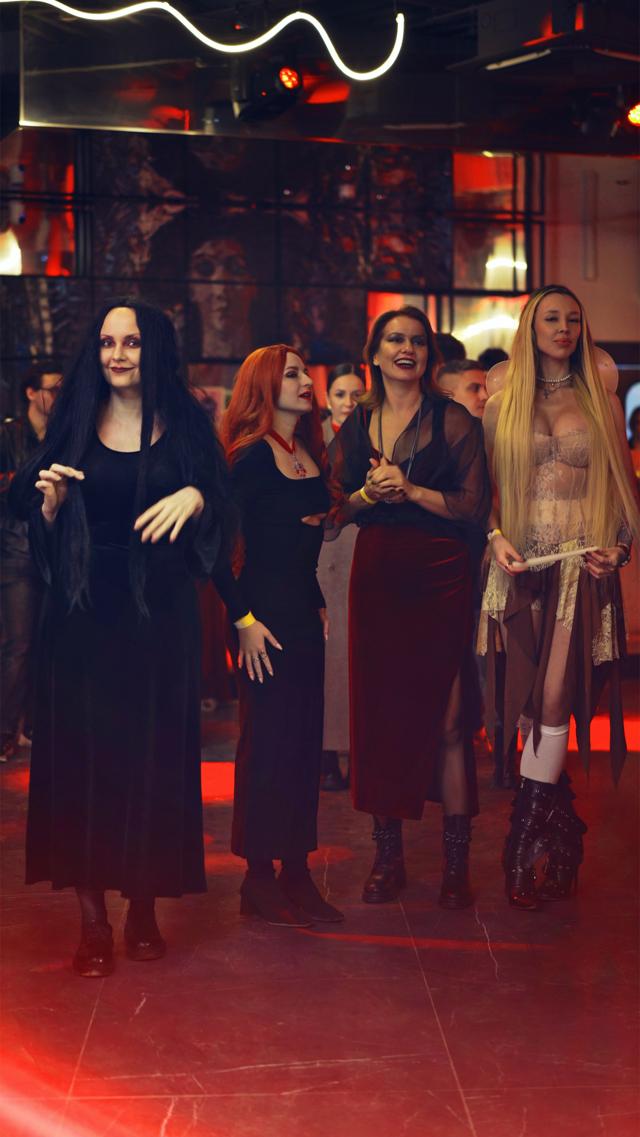 SОФИТЫ | 03.11. Фотограф, оператор и рилсмейкер в Москве — Ася Палагута