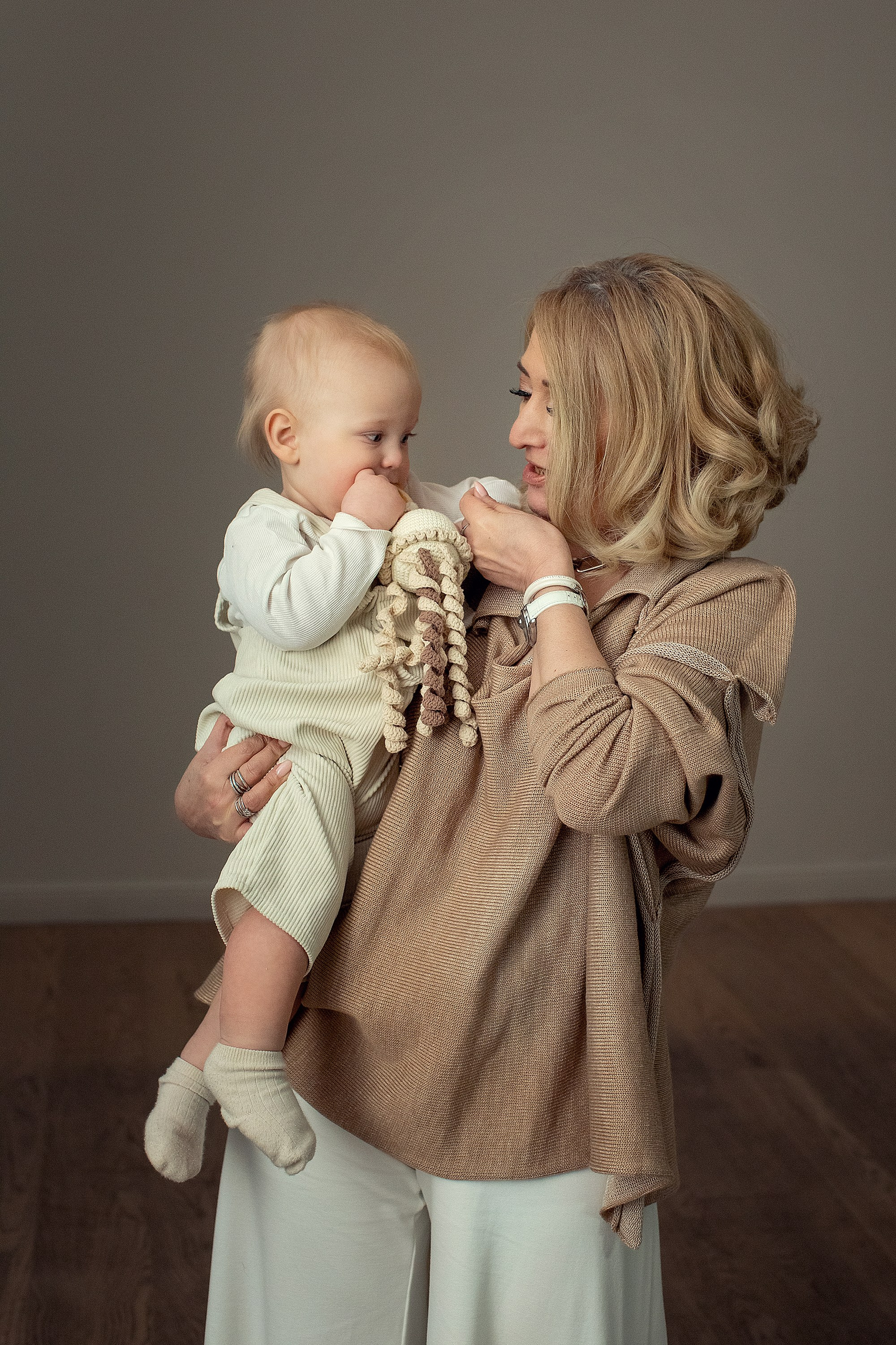 Фотосессия поколений в студии. Tatyana Nadezhdina Family photographer