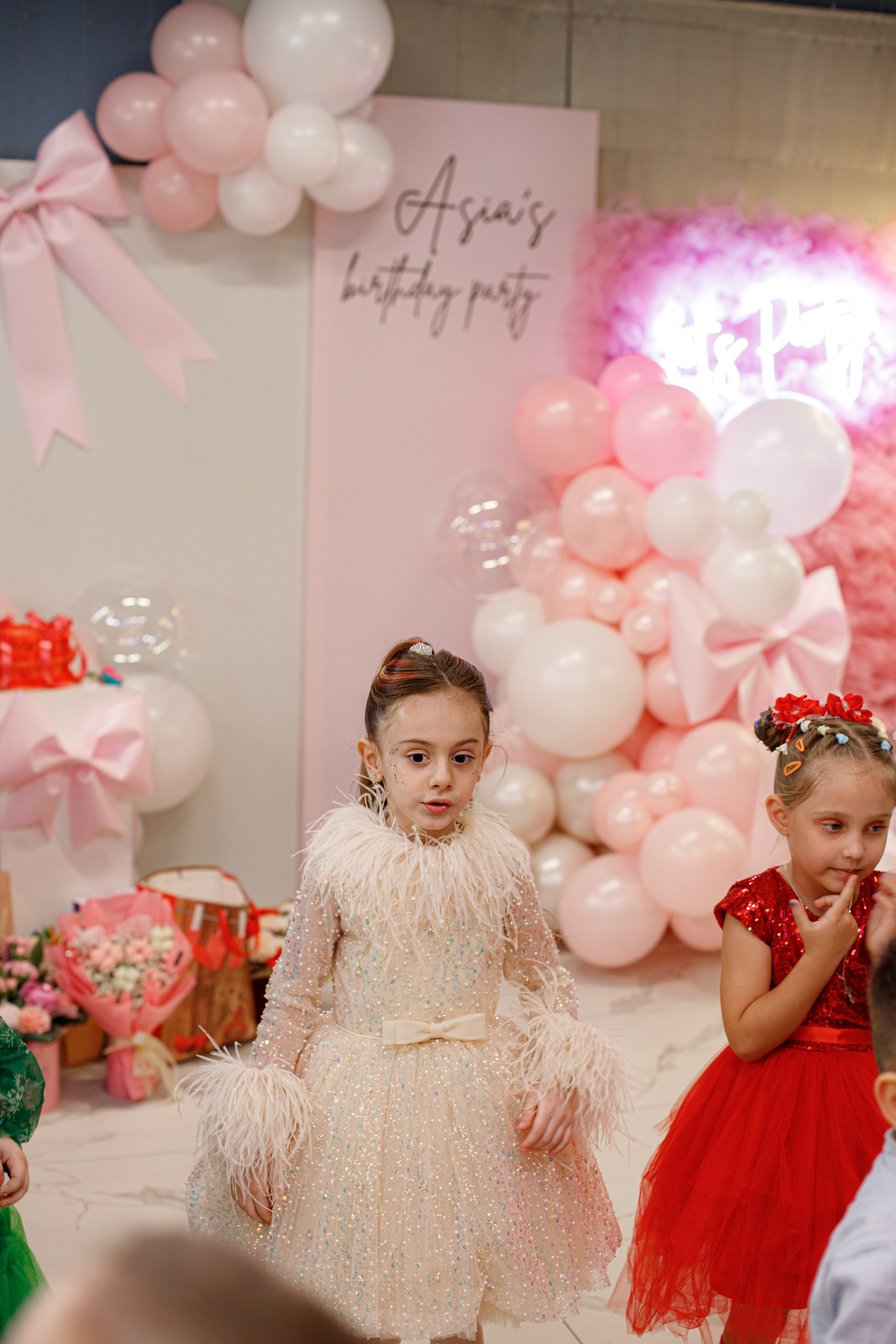 ASIA'S BIRTHDAY PARTY. Photokarish