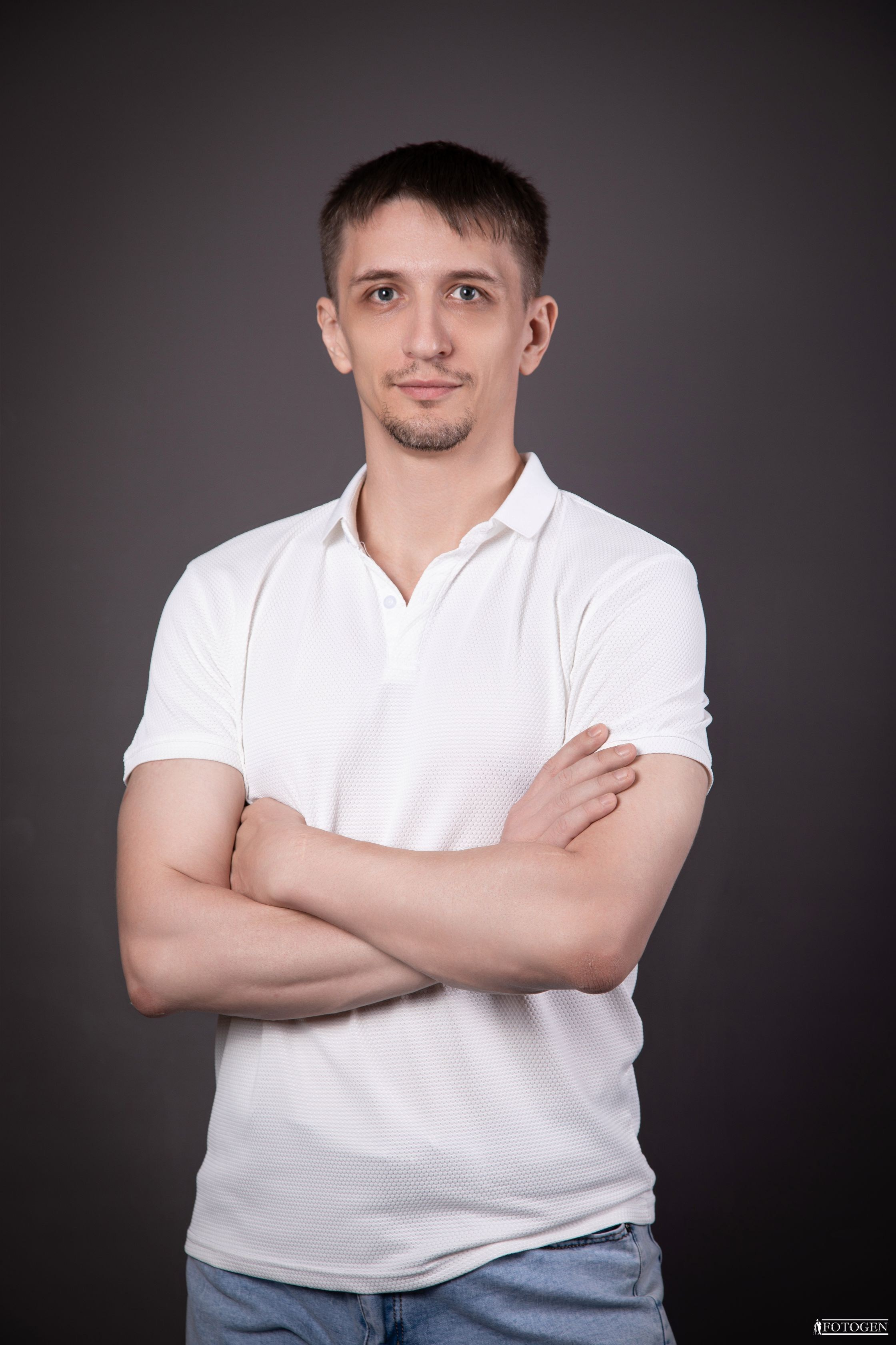 Профессиональная мужская фотосессия в Fotogen: Ваша история в кадре. Интерьерная фотостудия FOTOGEN г. Краснодар