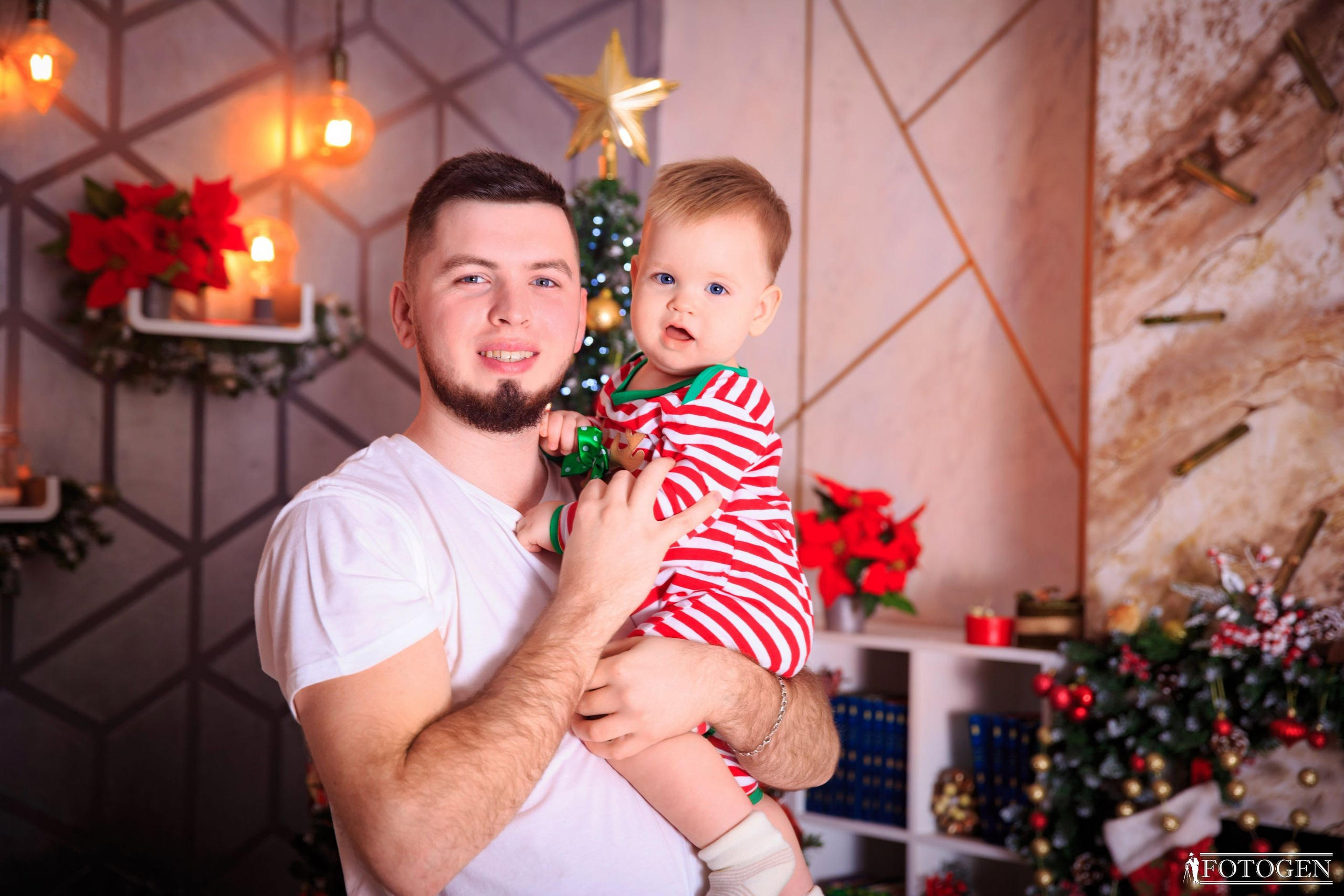 Семейная фотосессия: мама, папа и малыш | Портфолио Fotogen. Интерьерная фотостудия FOTOGEN г. Краснодар