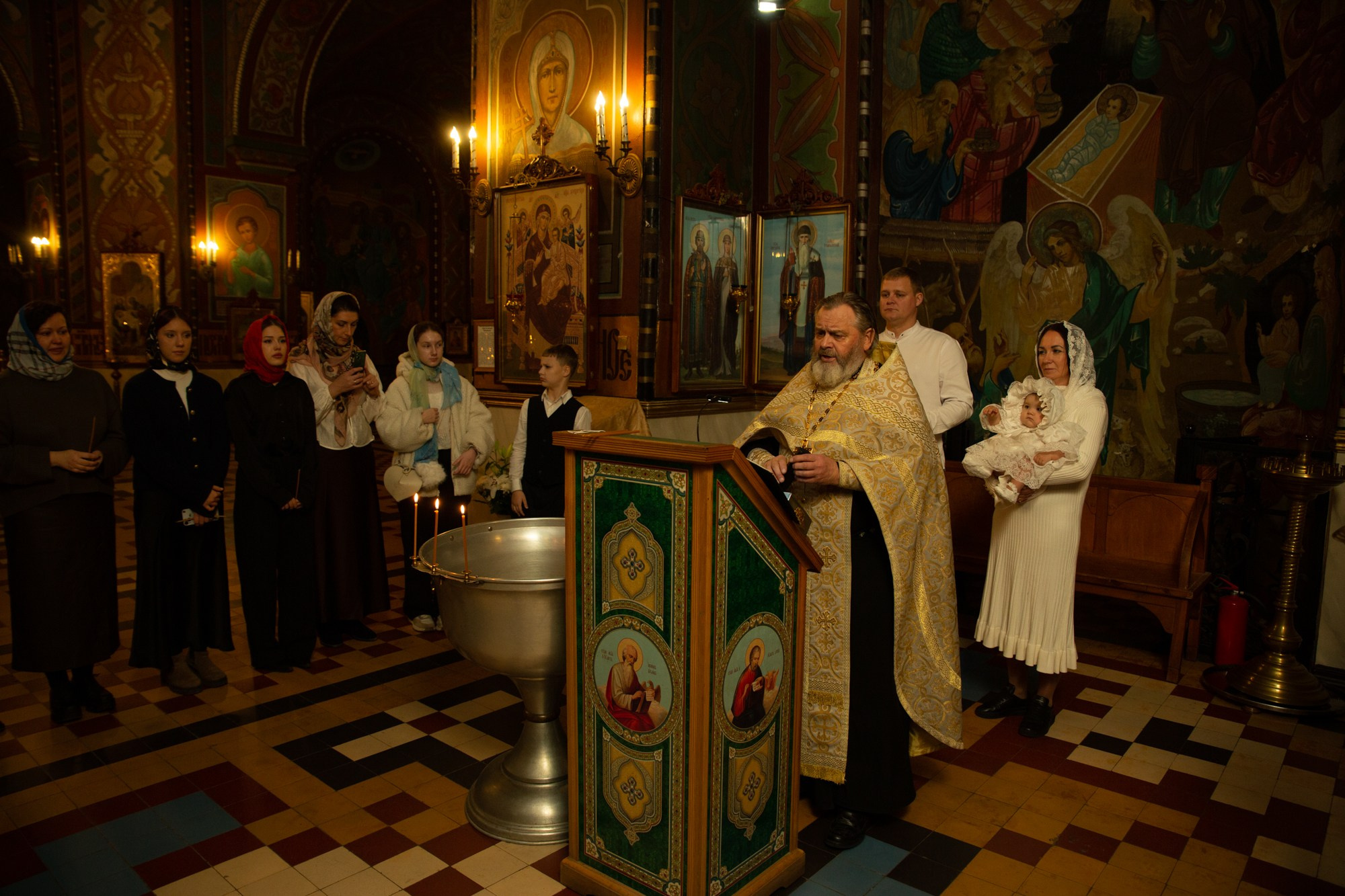 Пресеты для свадеб, венчаний, крещений и т. д. Фотограф крещение венчание в Петербурге! Помогает подобрать храм и посоветовал душевного батюшку в СПб