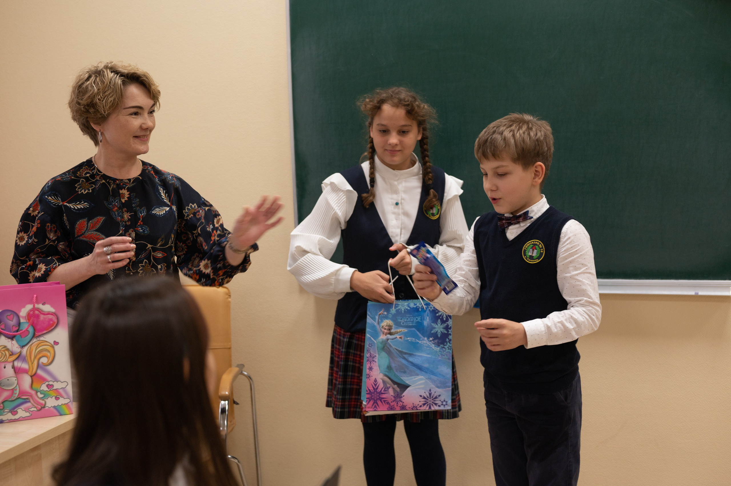 Репортаж мероприятия в классе 5Ж 16 гимназия 2024 г. Фотограф новорожденных, семейный детский в Тюмени Татьяна Морозова