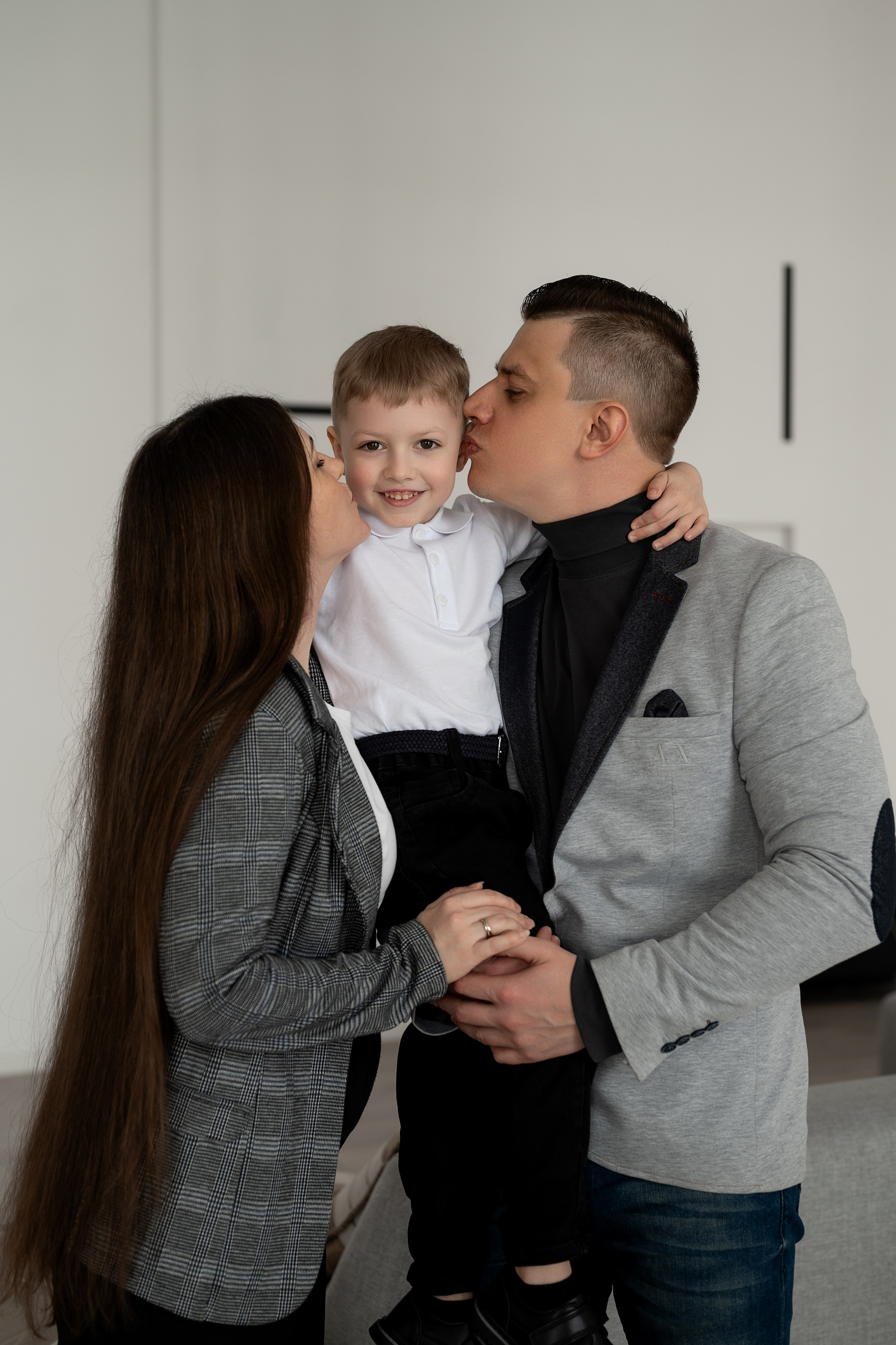 Семейная фотосессия (прогулки и студии). Семейный и женский фотограф в Санкт-Петербурге