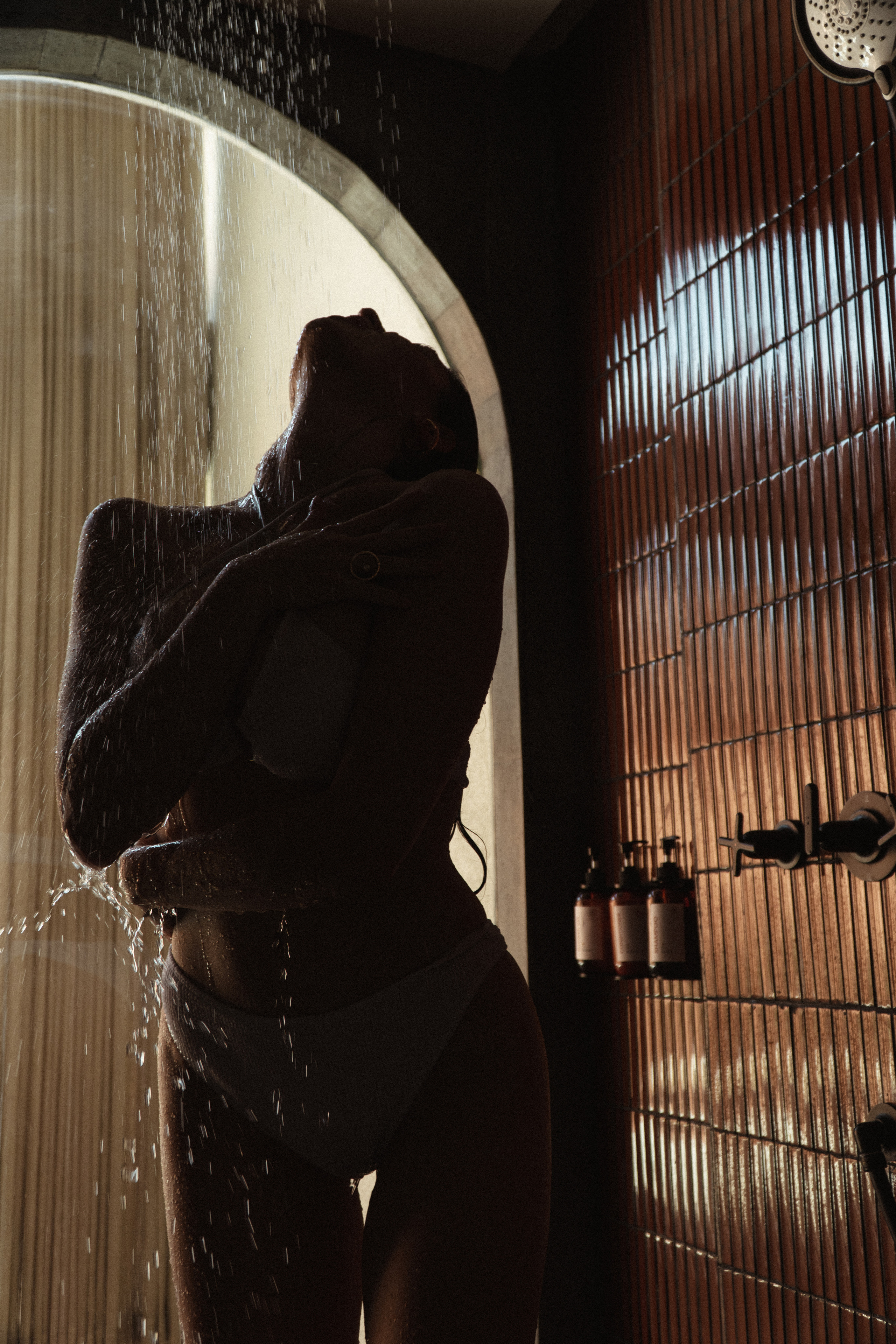 Девушки. Меня зовут Аня, я фотограф в Москве