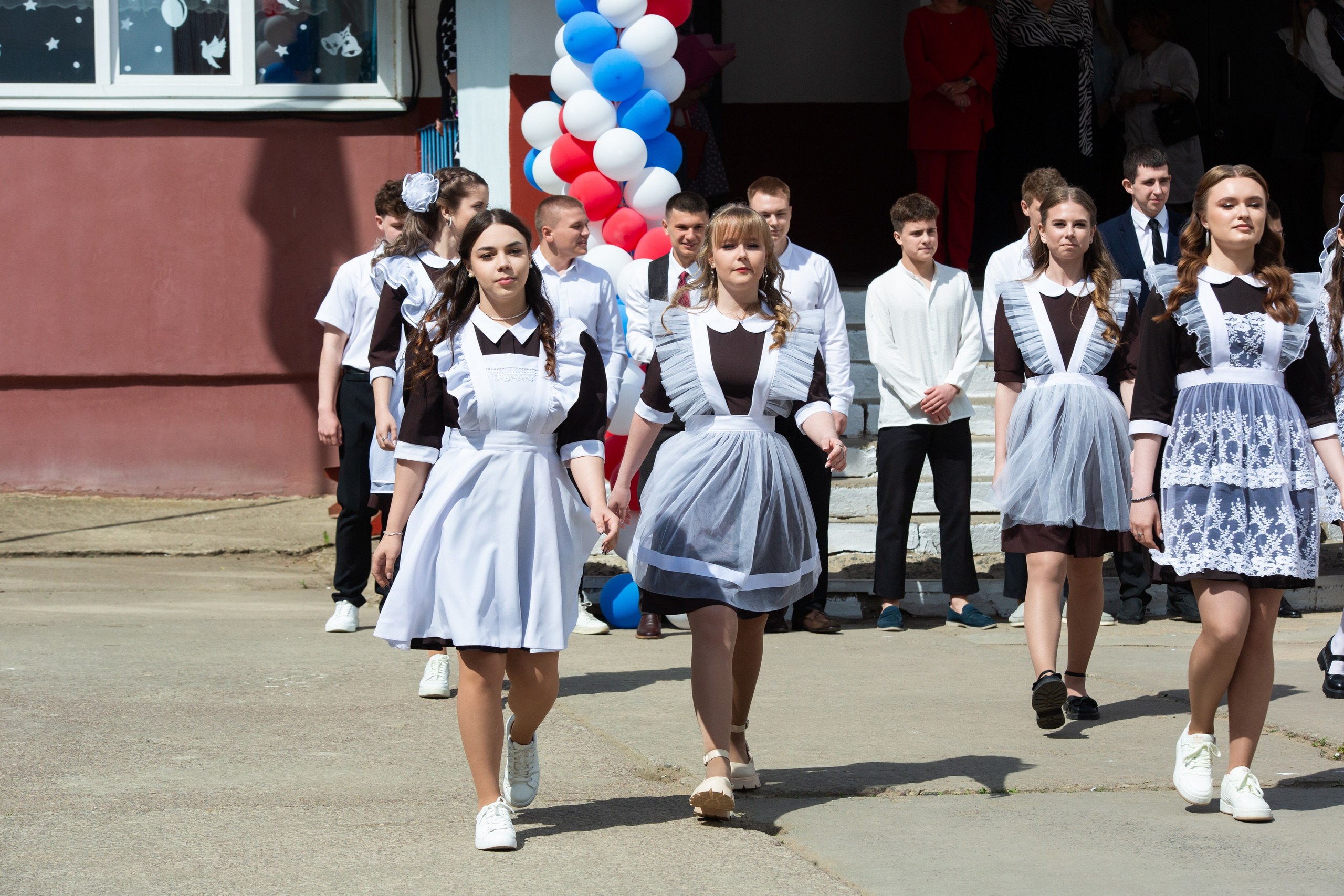 ПОСЛЕДНИЙ ЗВОНОК 2025 9 ШКОЛА. ТВОЙ АЛЬБОМ / ТВОИ ПРАВИЛА