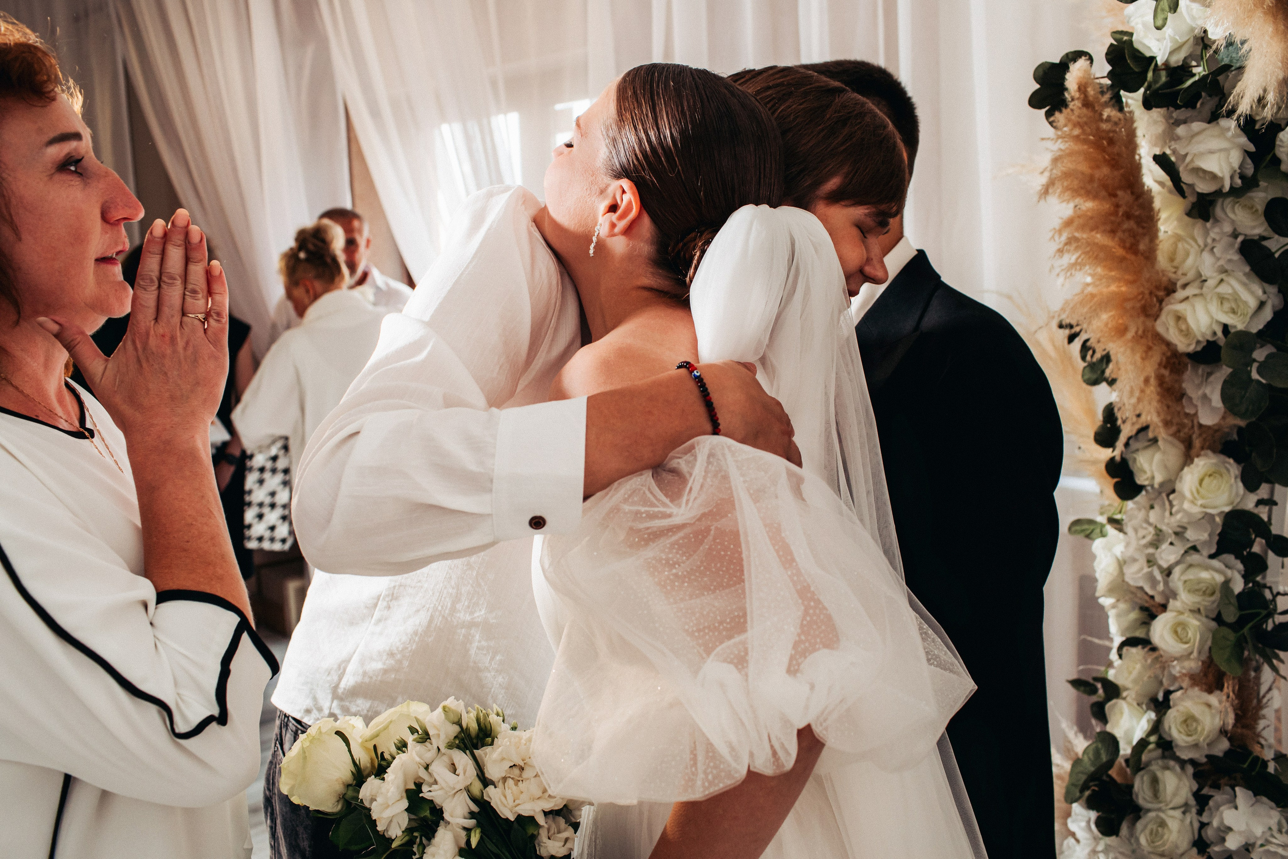 Vlad & Nadya (Saint-Petersburg, Russia). Destination wedding photographer Peter Letu