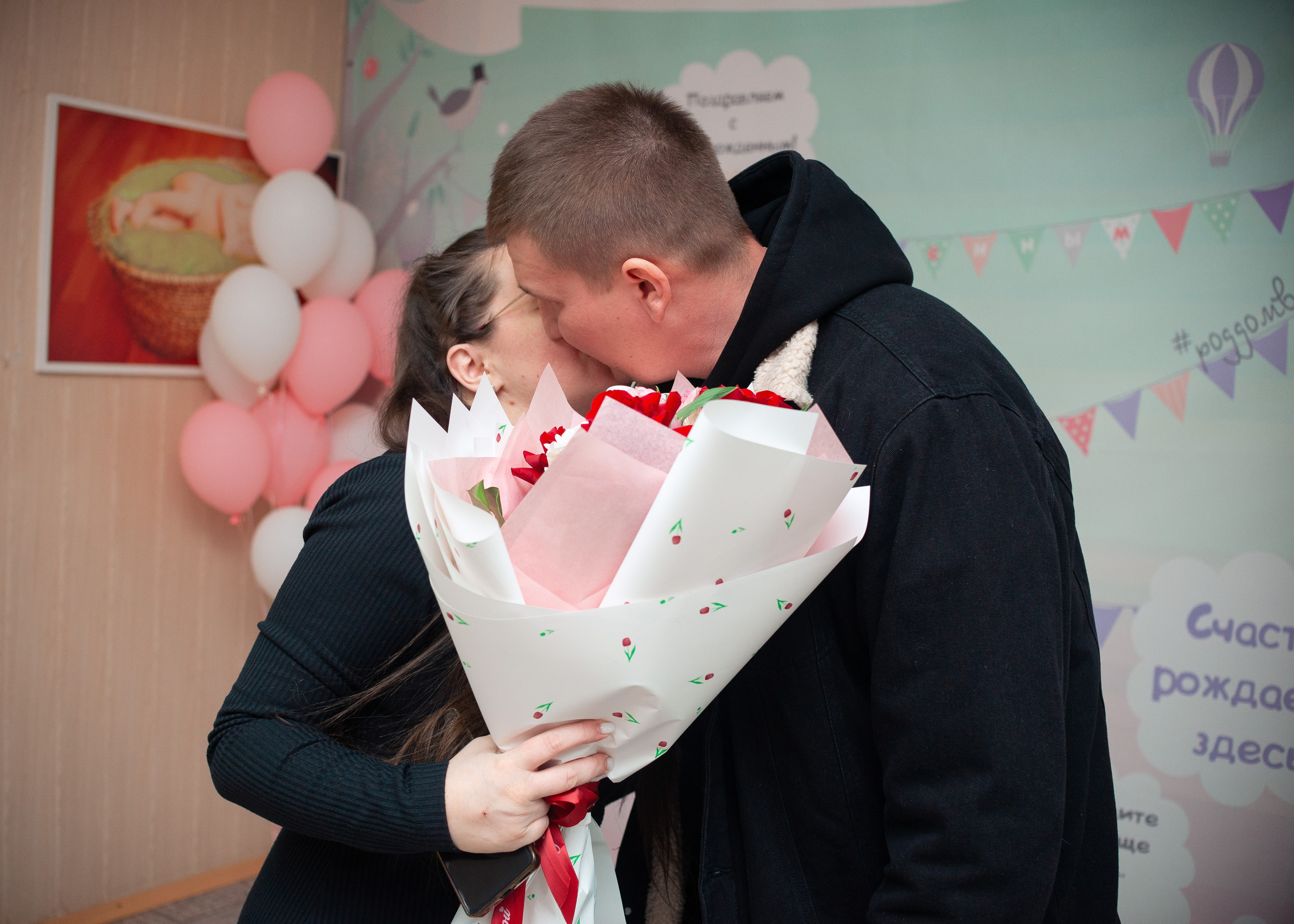 Выписка Егора Областной роддом. Семейный фотограф на выписку из роддома и крещение Минск Настя Гришук