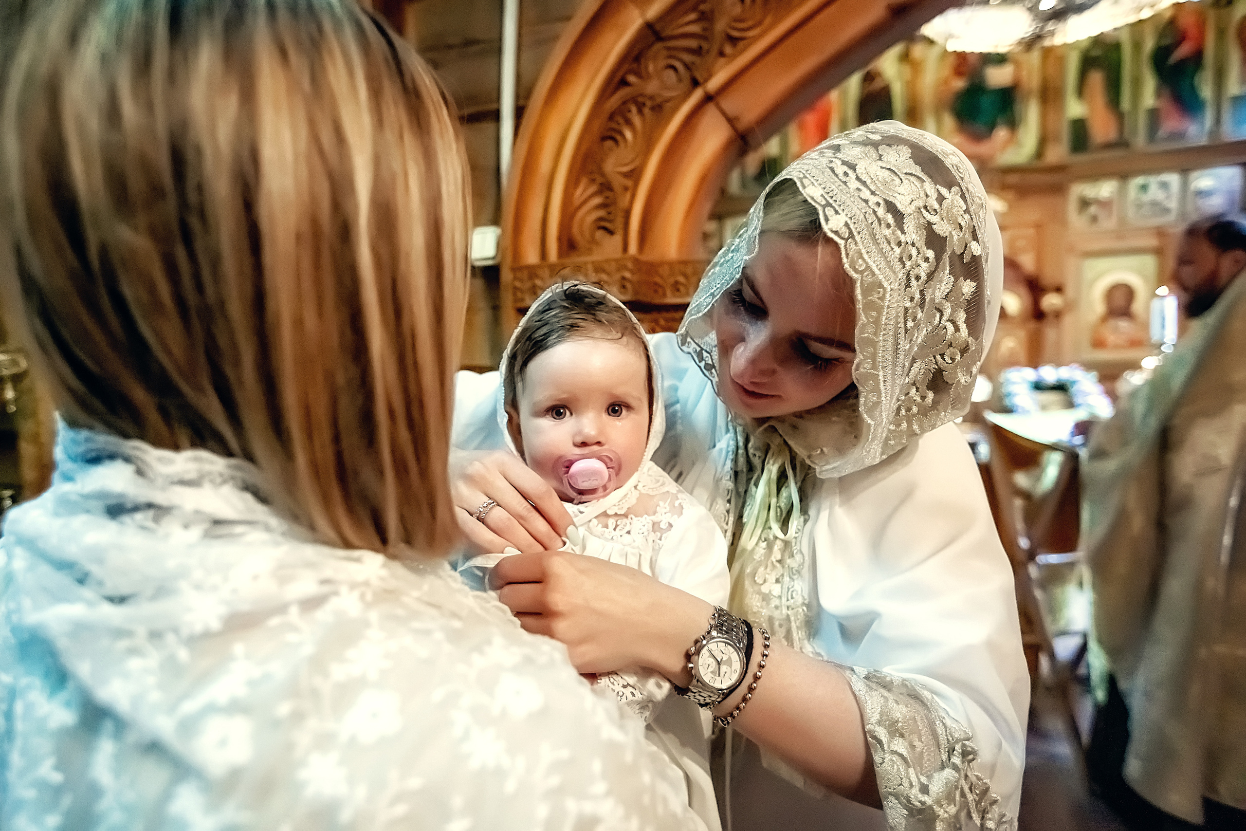 Крещение Александры. Фотограф на Таинство Крещения и Венчания в Москве и МО