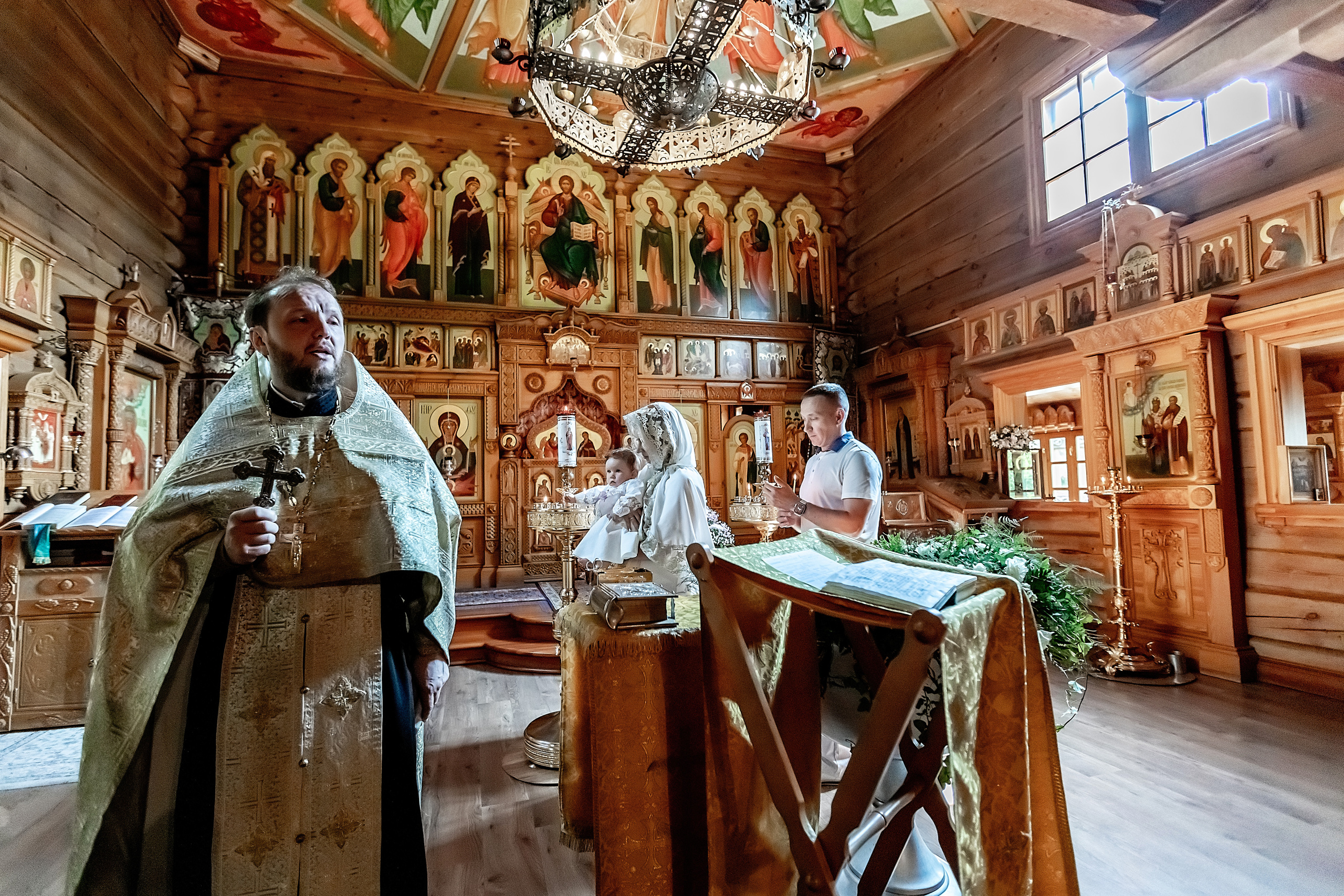 Крещение Александры. Фотограф на Таинство Крещения и Венчания в Москве и МО