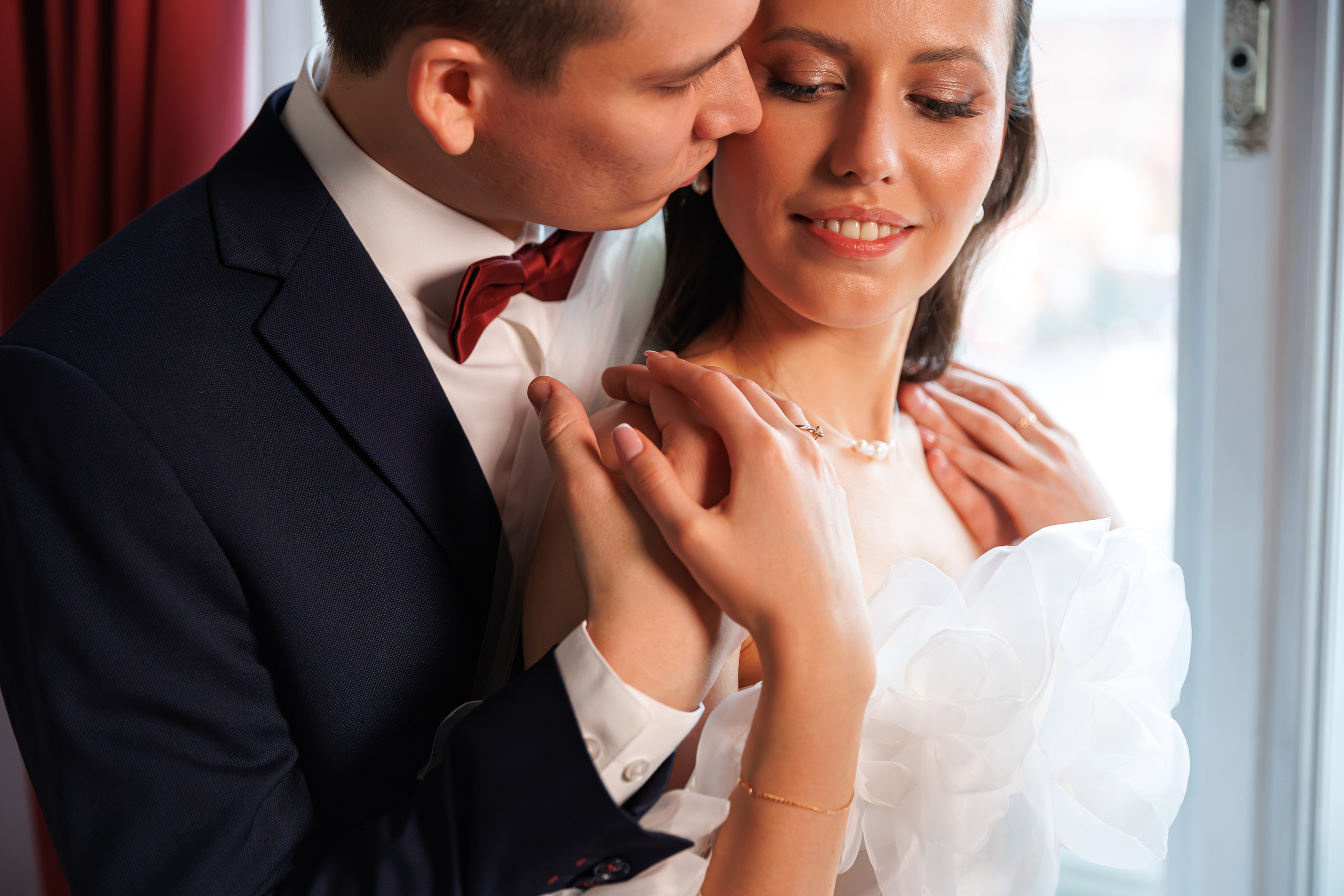 Свадебная фотосессия и сборы в гостинице Националь. Свадебный фотограф Москва и МО Сергей Киржаев