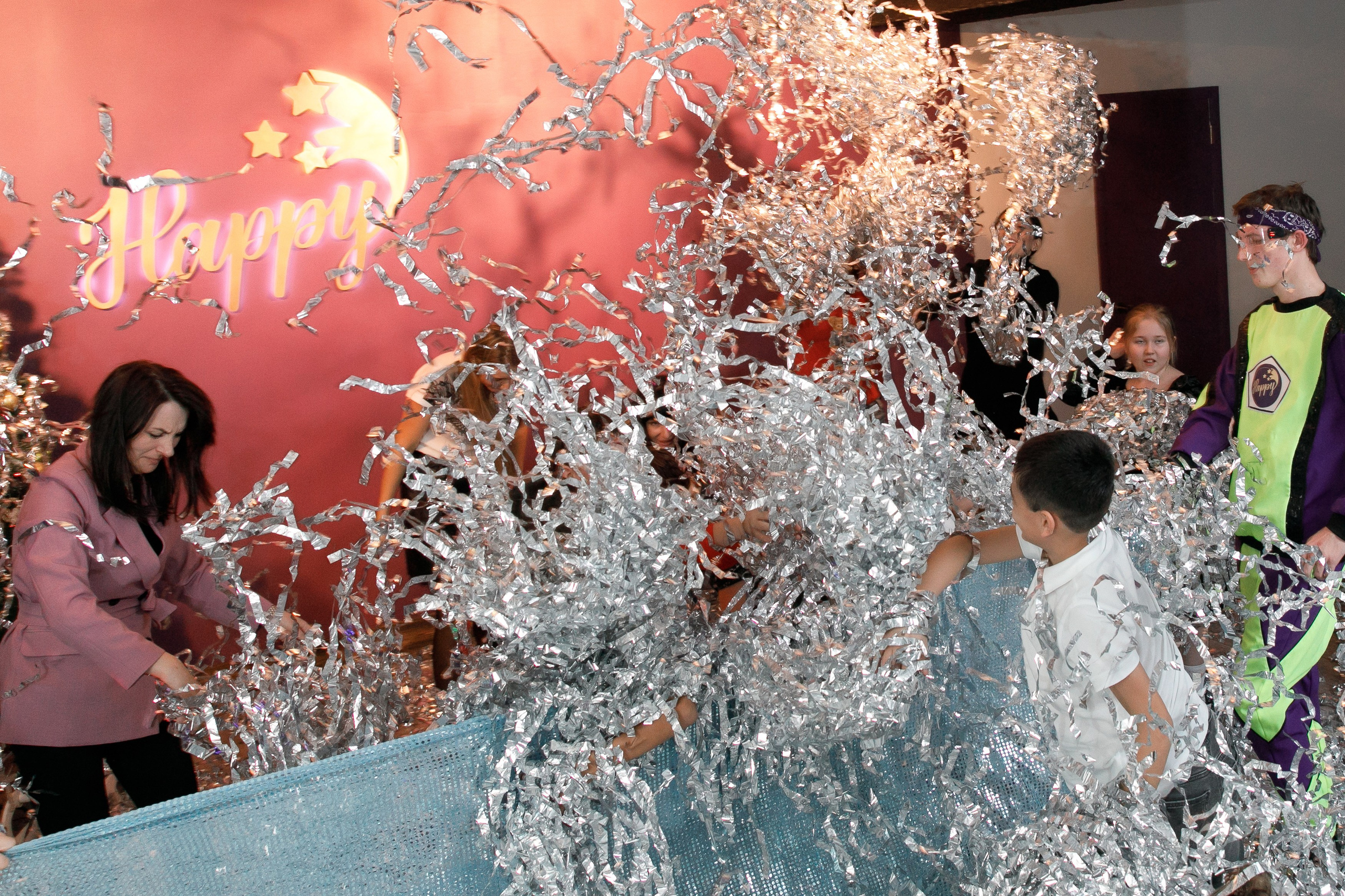 Школа «Кристалл» | Новогодняя программа. Свадебный, семейный и школьный фотограф в Сызрани Максим Баталов