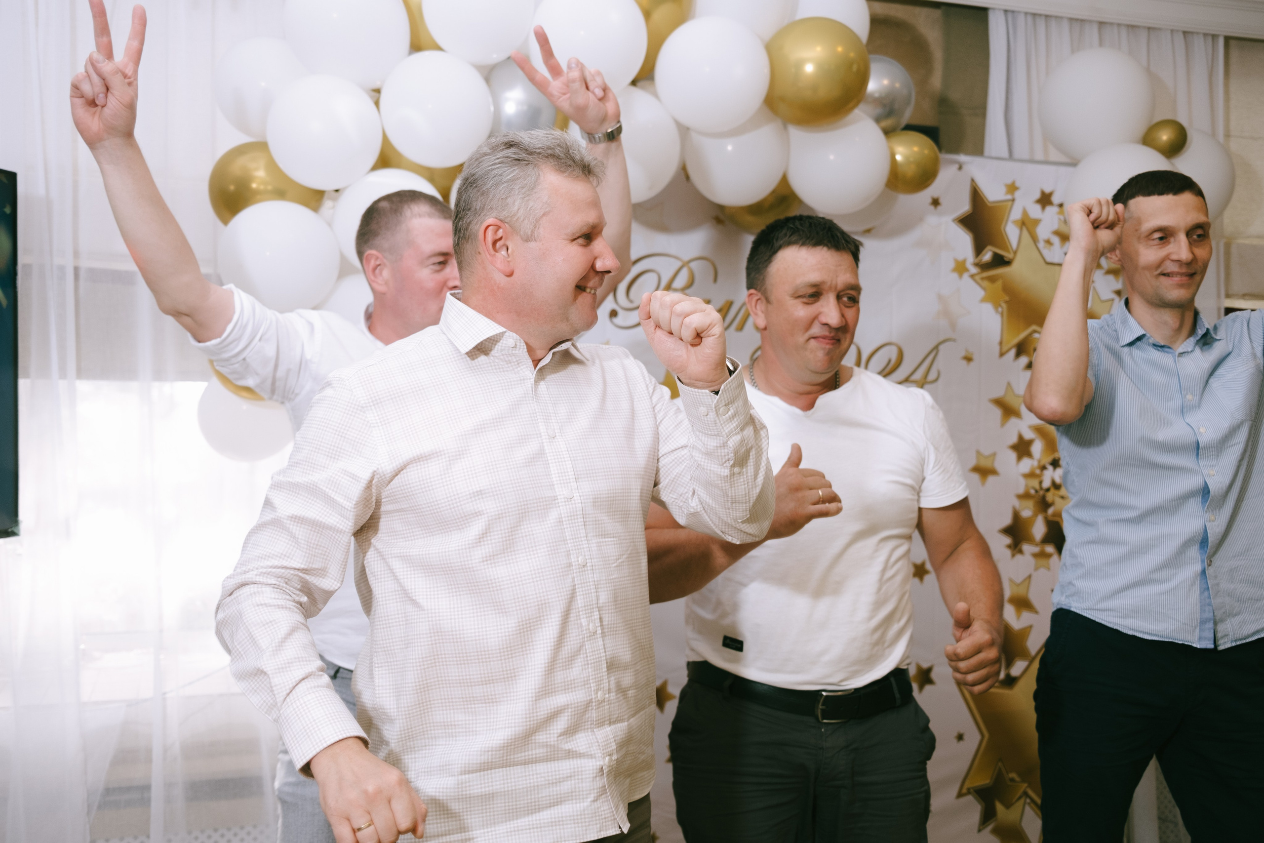 Выпускной школа 33. Свадебный и репортажной фотограф Денис Ожигин в Краснодаре и Краснодарском крае