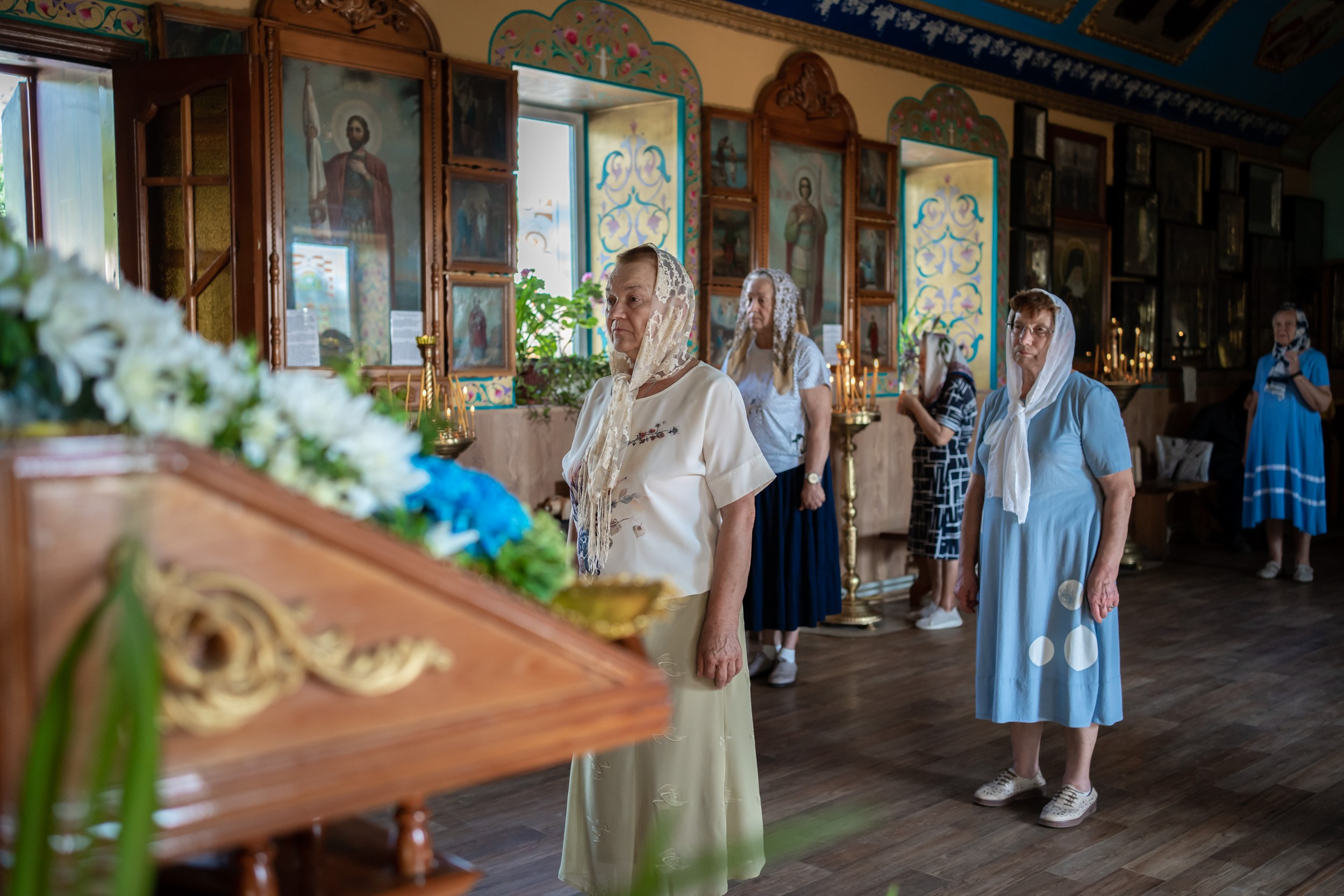 Праздник в честь иконы Казанской в Никольском храме, г. Первомайск ЛНР. Фотограф Таинств Луганск