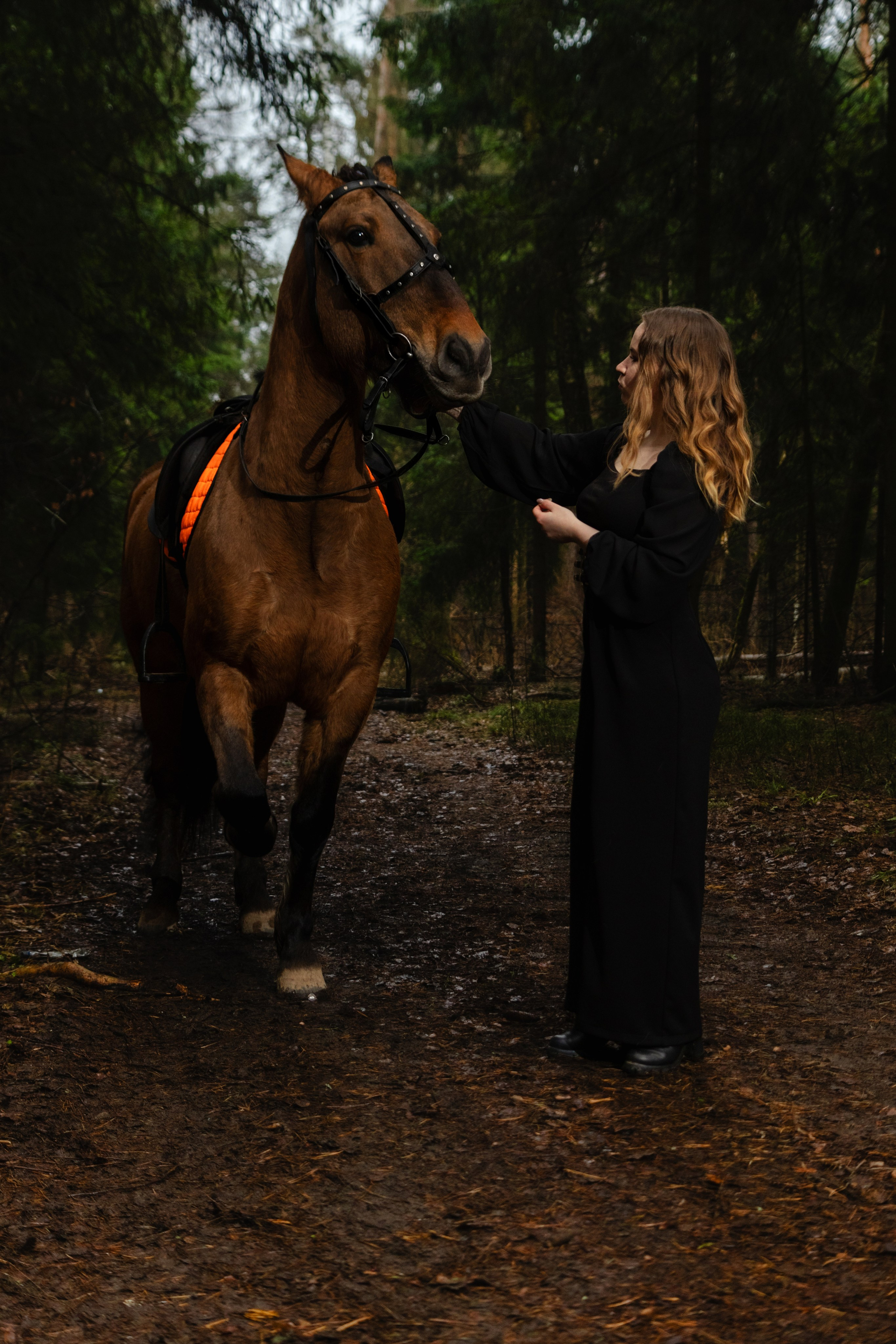 Девочки ведьмы варят зелье на хэллоуин. Фотограф Видеограф Игорь Никулин Москва Балашиха