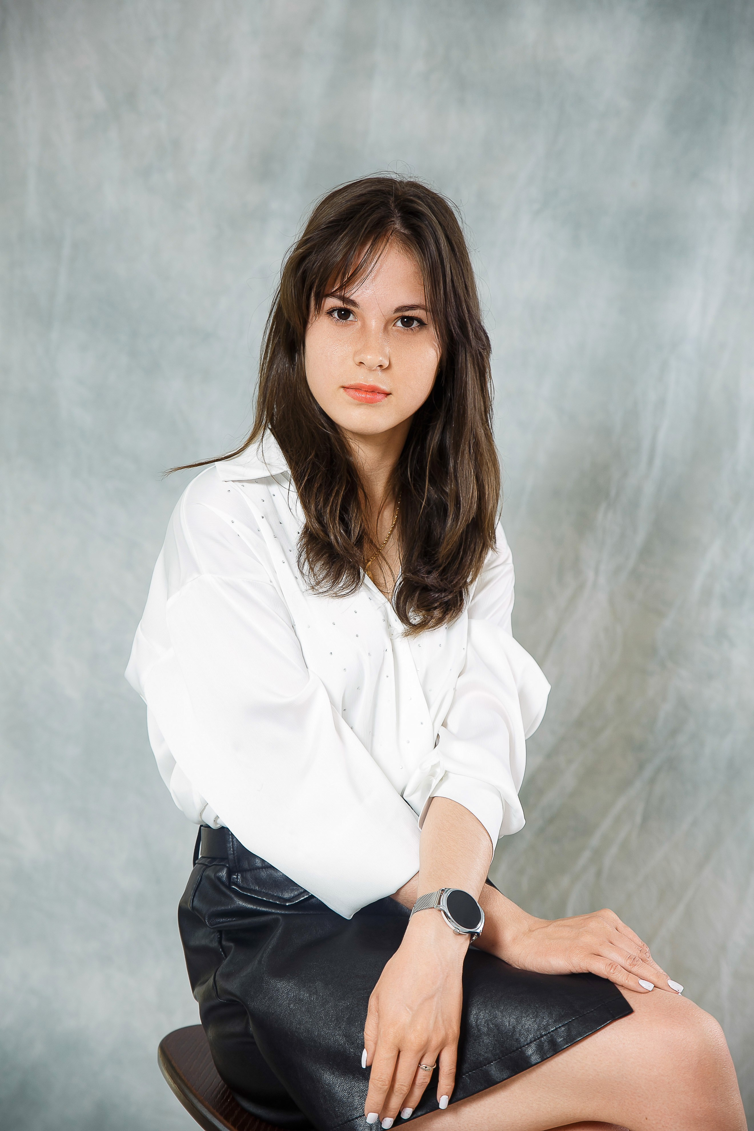 ОДНОТОННЫЙ ФОТОФОН. Выпускные альбомы в Донецке и ДНР. Фотограф Донецк и ДНР