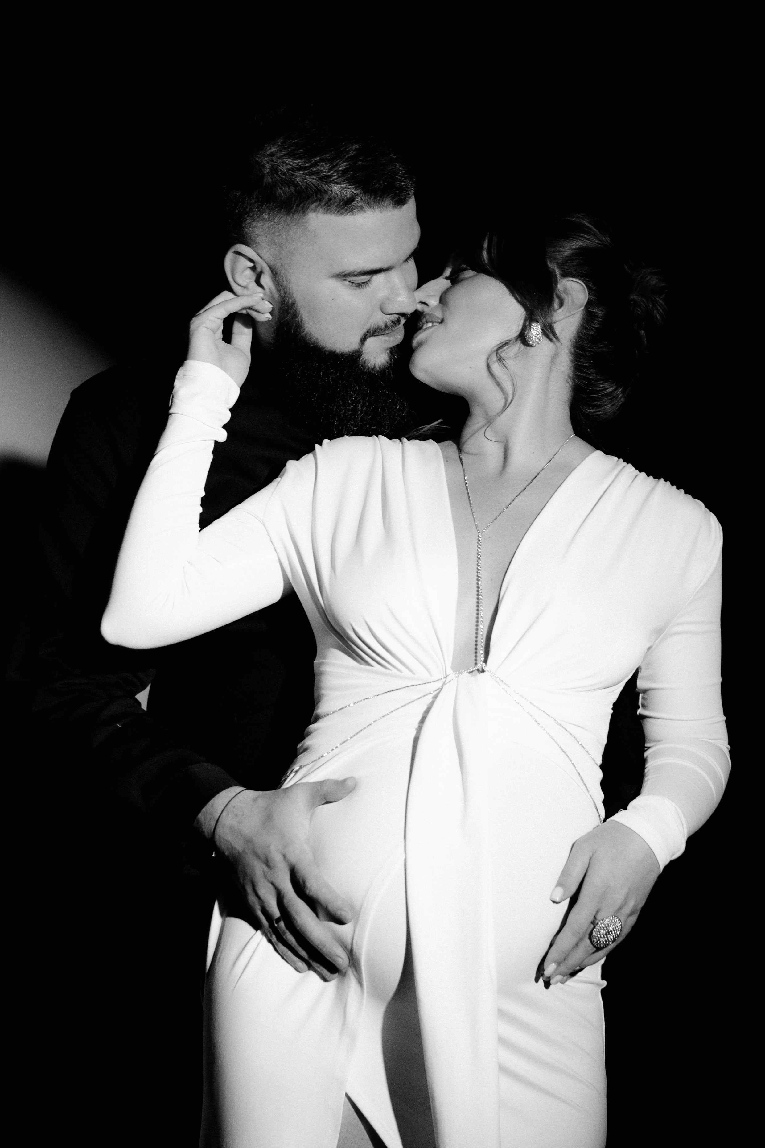 Александра. Фотосессия беременности на циклораме. Фотограф в Москве Ольга Сатони