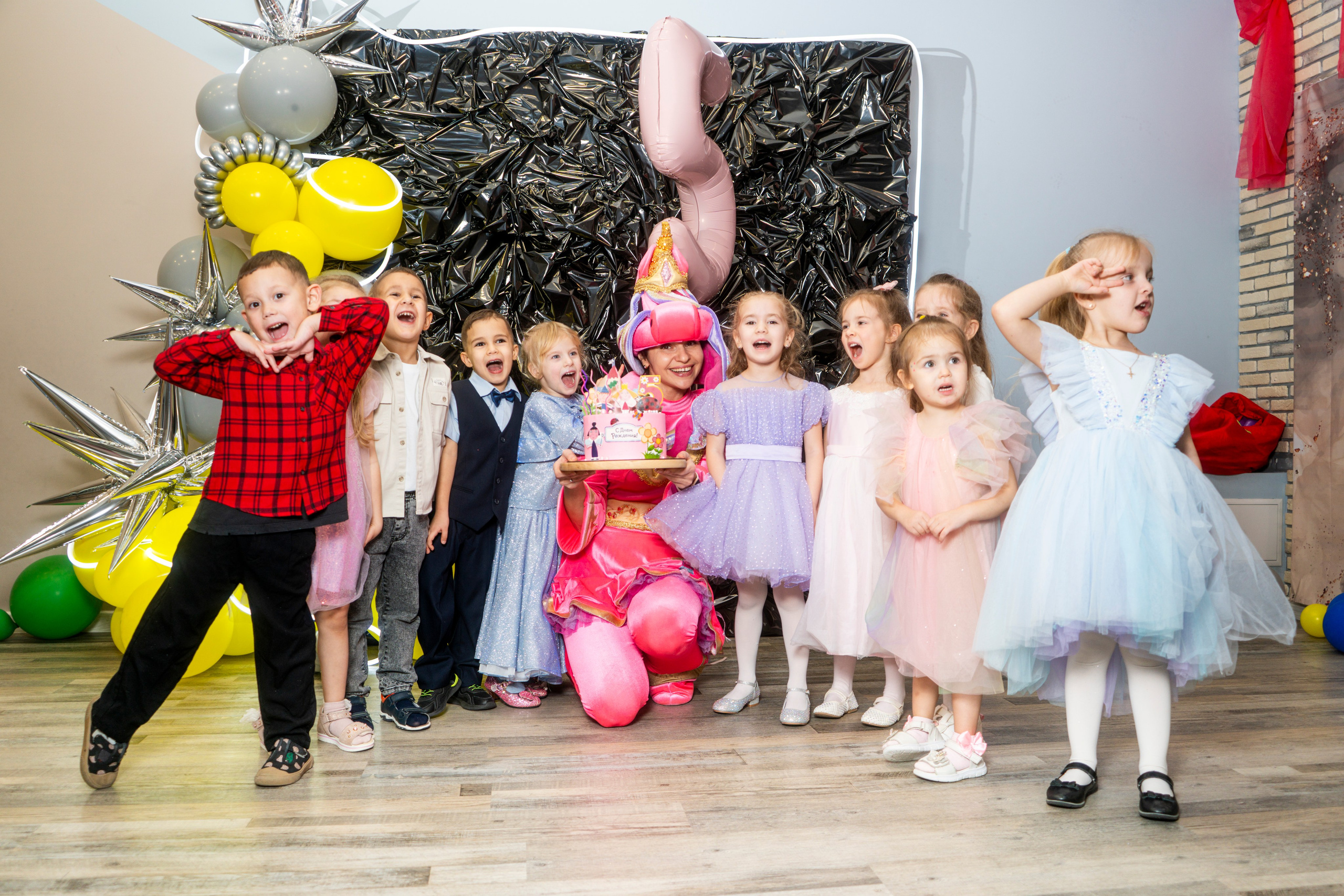 Happy Team. Фотограф/видеограф в Санкт-Петербурге Динара Гольдина