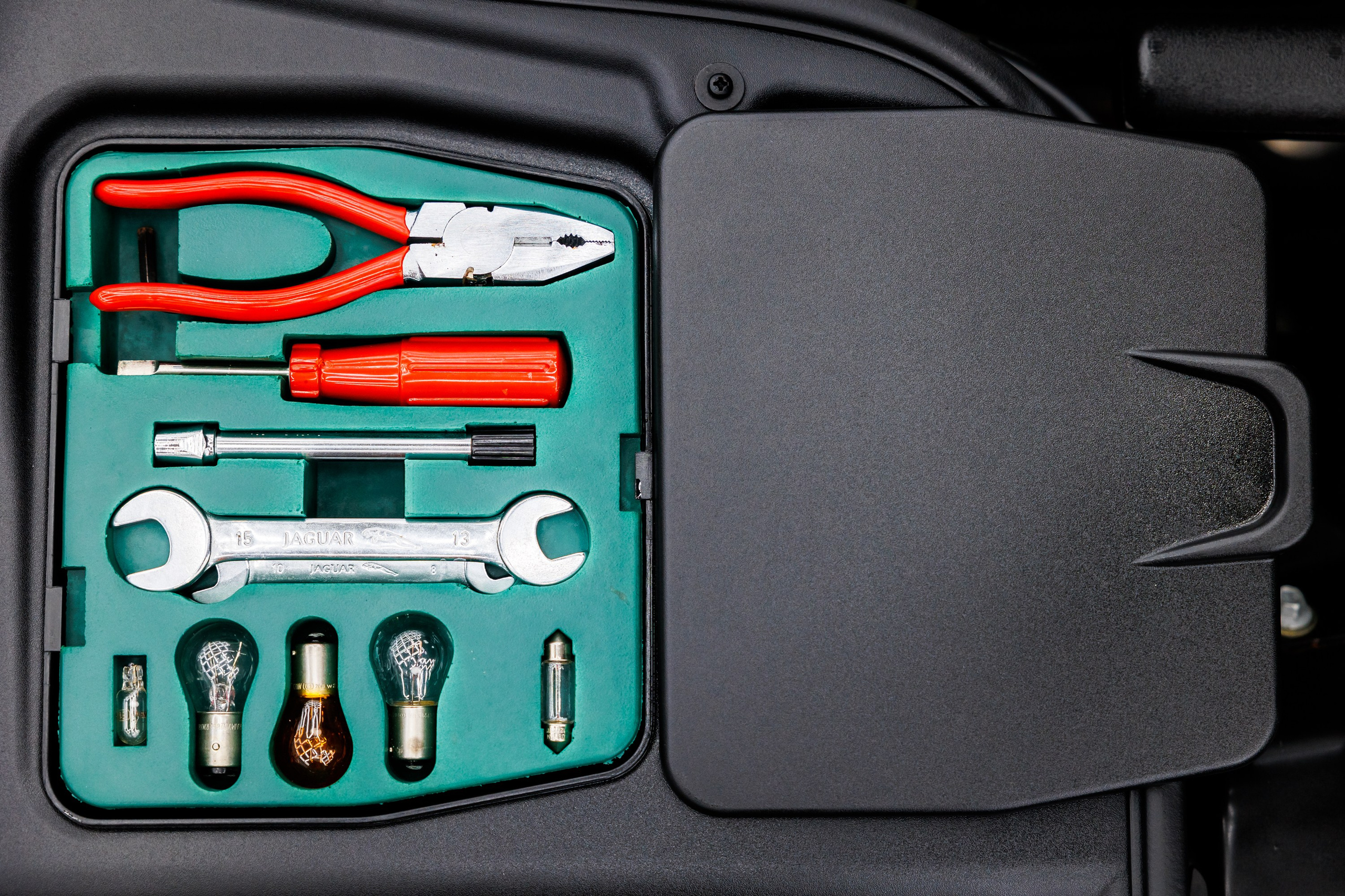 Автомобильная фотосъёмка Daimler Xj8. Фотограф Сергей Лукьянов @xapeton_photo Москва