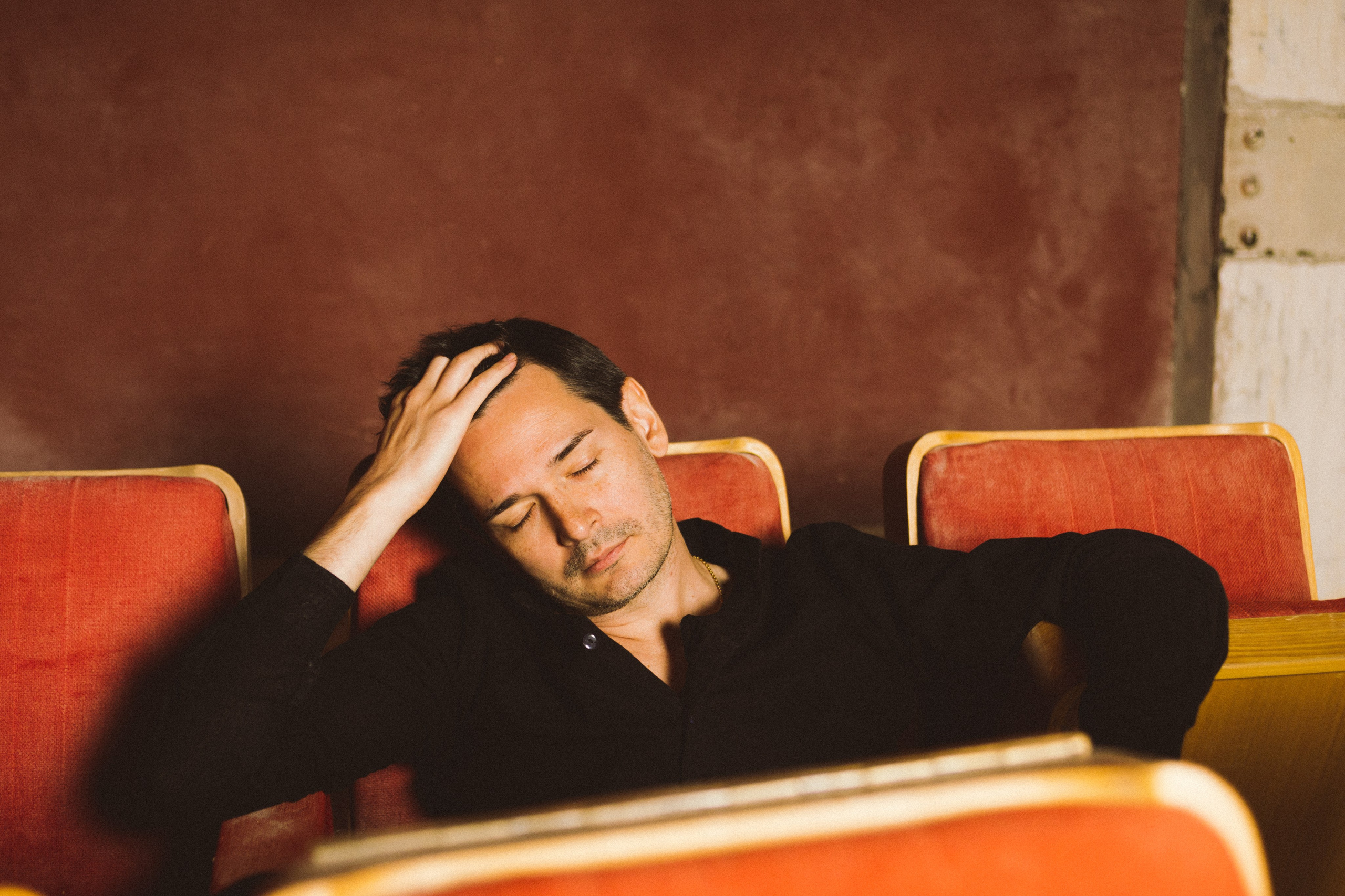 Александр. Студия