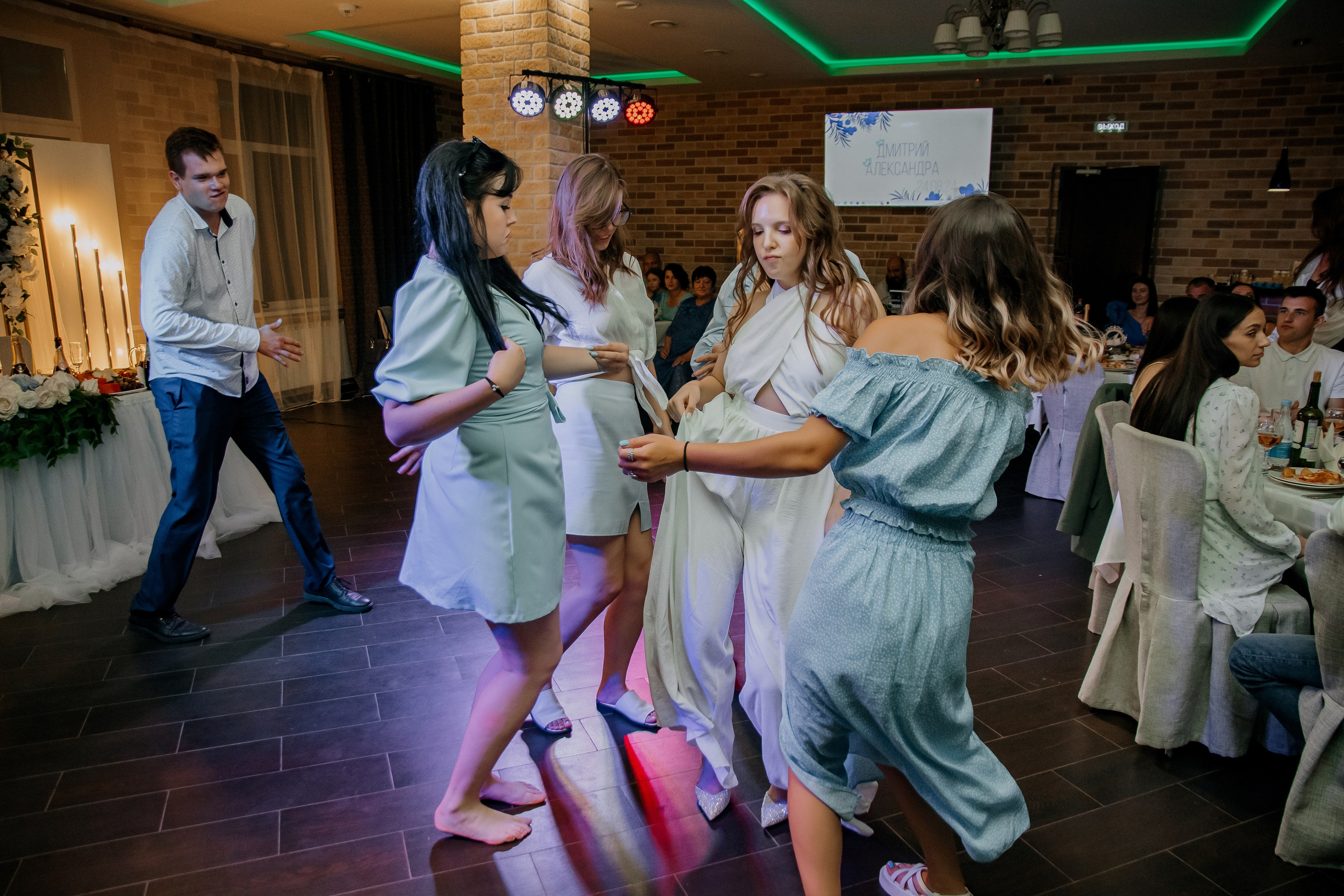 Дмитрий и Александра. Свадебный и индивидуальный фотограф в Суворове Клюева Мария