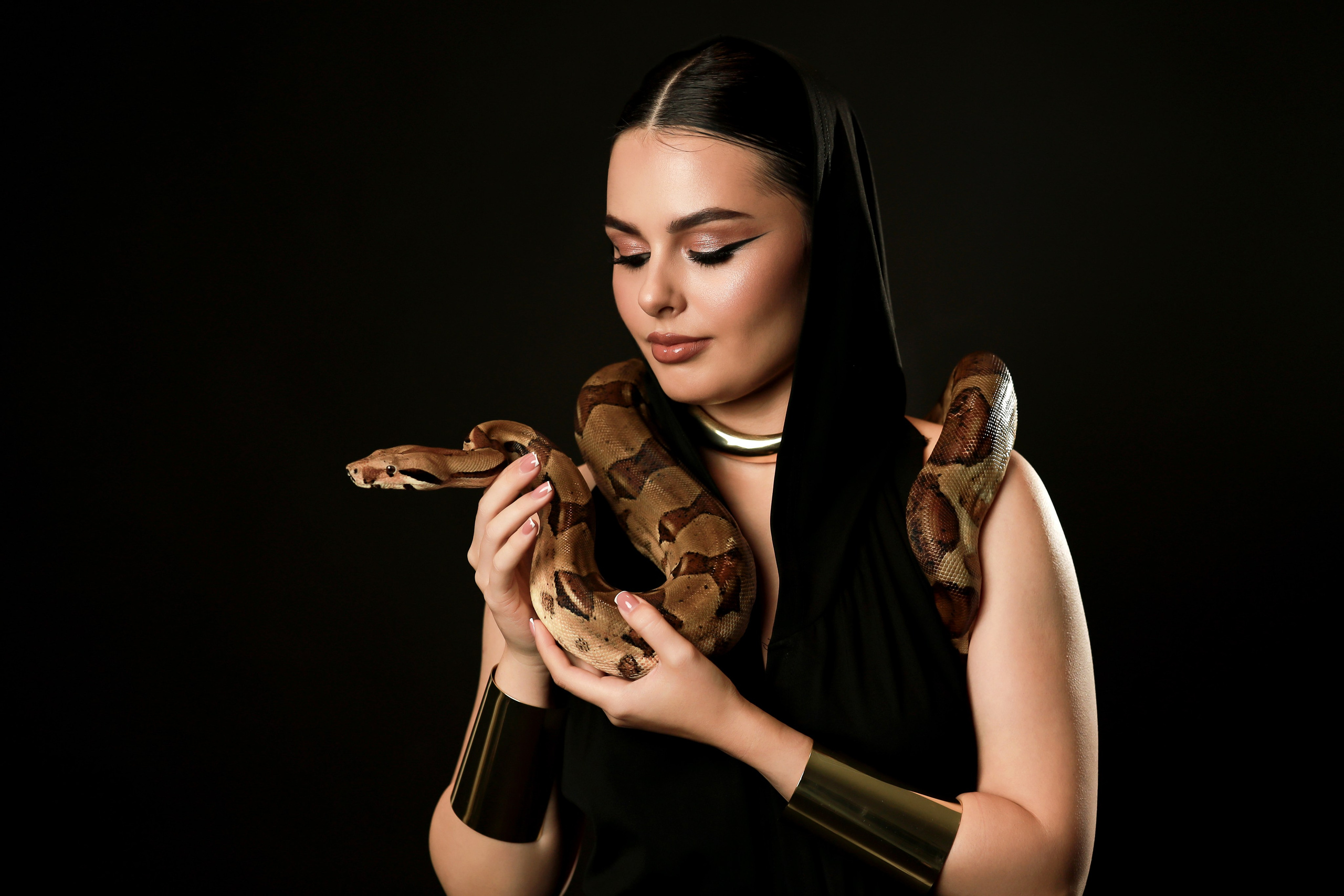 Съёмка со змеей. Фотограф в Воронеже Галина Фурсова