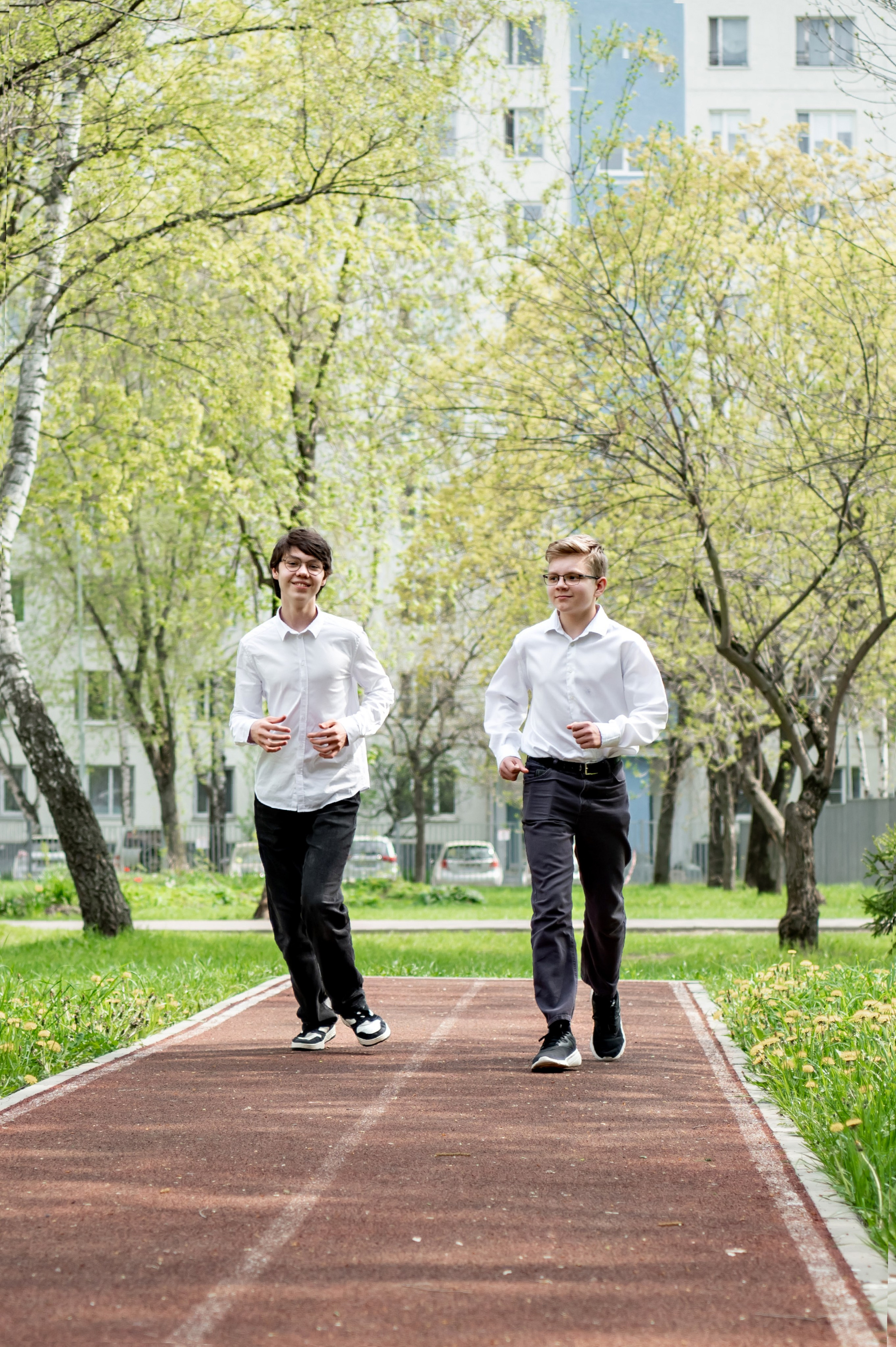 Фотосессия в классе и на территории школы. 9-М класс Школа 1568. Детский и семейный фотограф г. Москва Оксана Катаджи