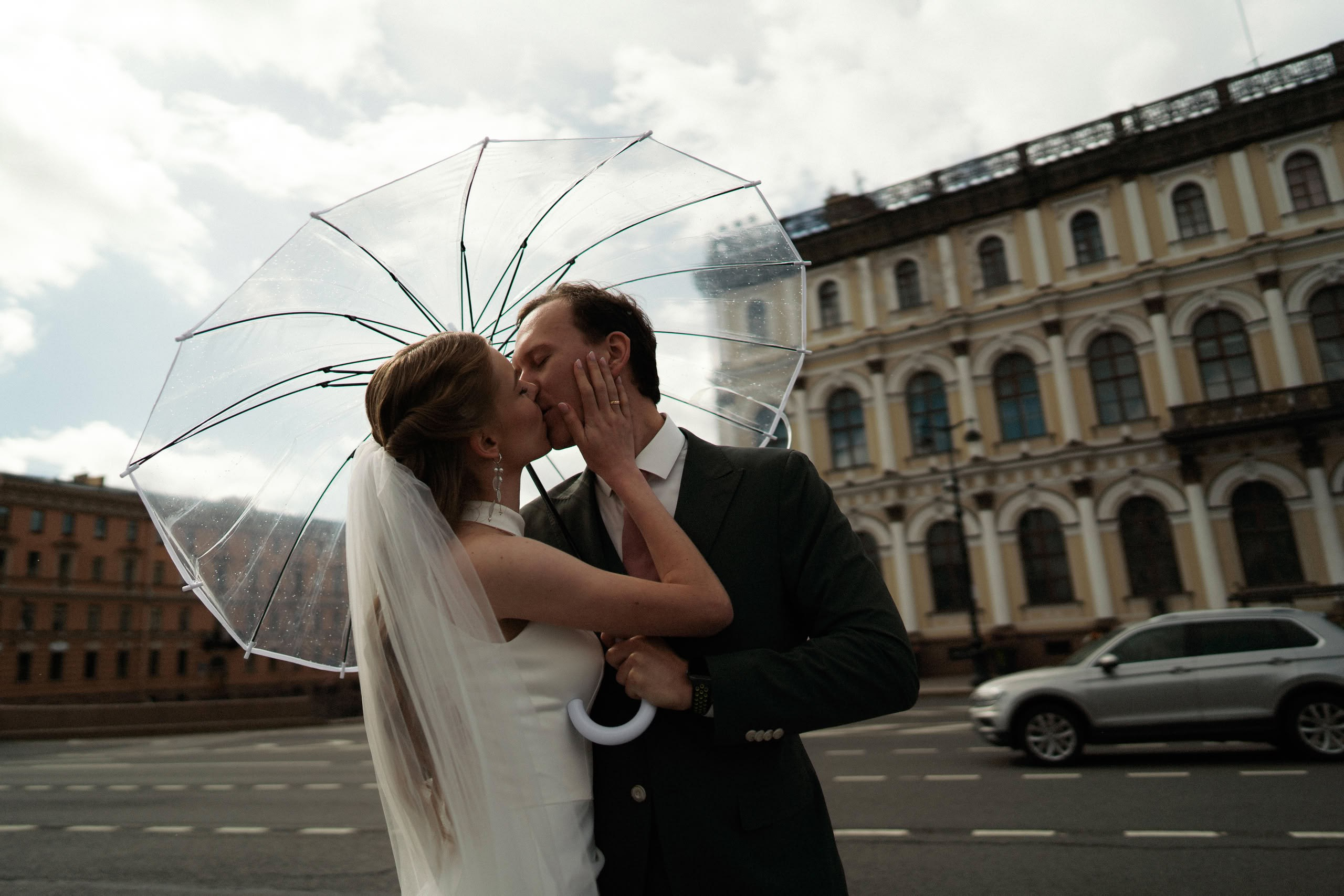 Арина и Илья — свадьба в Петербурге, цифра и плёнка. Свадебный фотограф Дмитрий Родионов — Санкт-Петербург и Ленинградская область