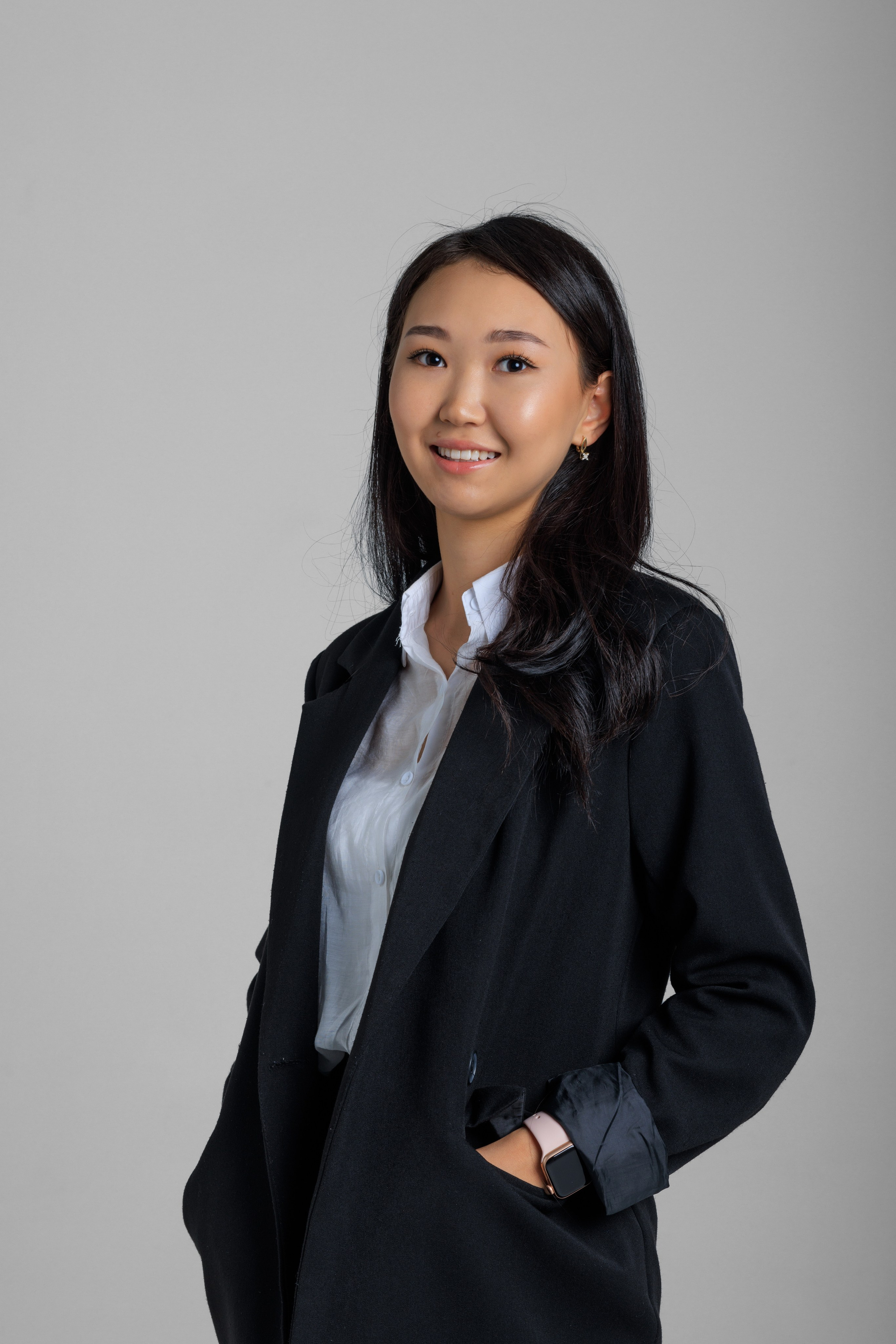 Бизнес-фотограф в Алматы — корпоративные съёмки, деловые портреты и репортажи. Профессиональный фотограф в Алматы