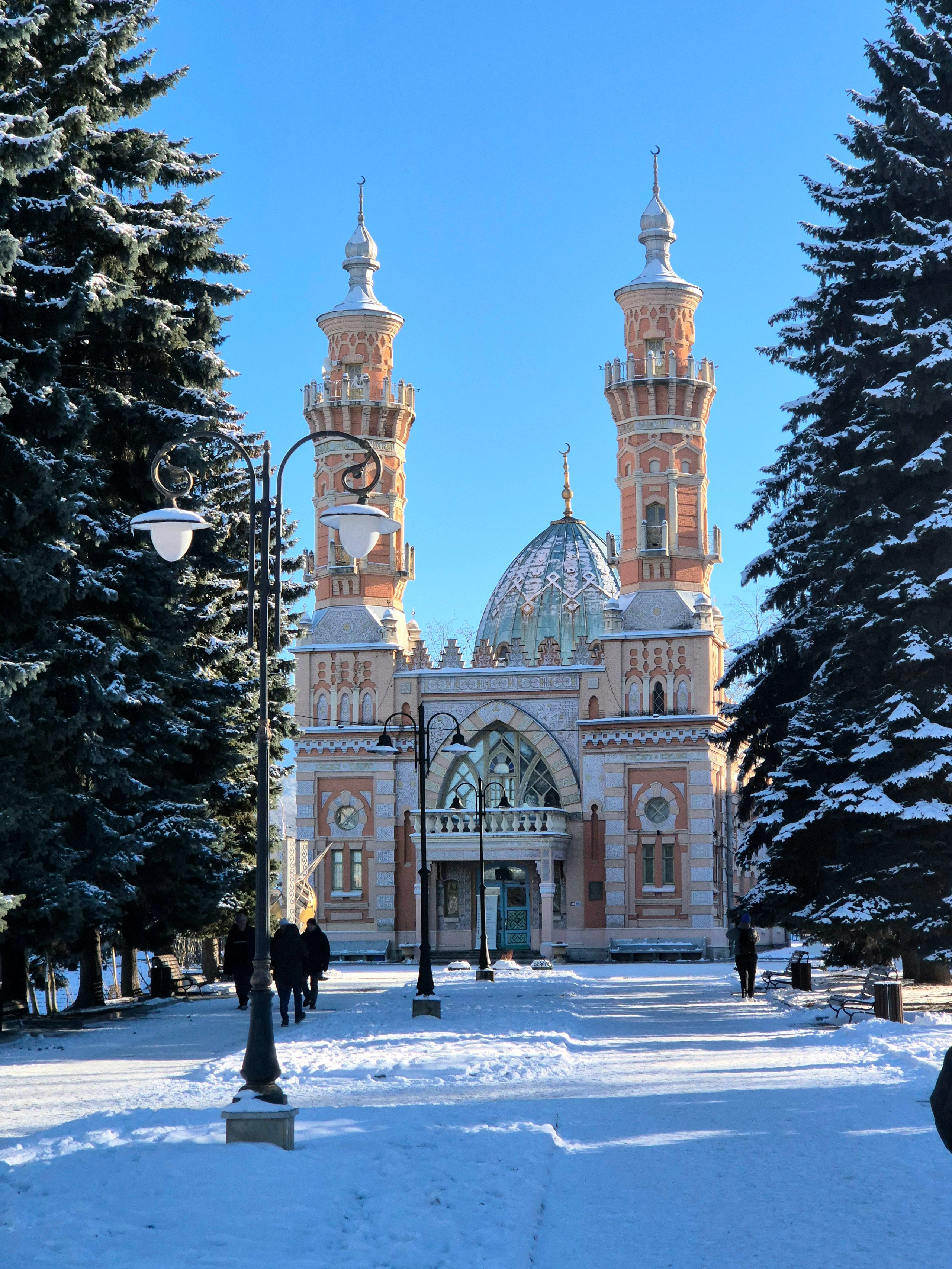 Суннитская мечеть, построенная в 1900-1908 гг по инициативе татар на собранные средства