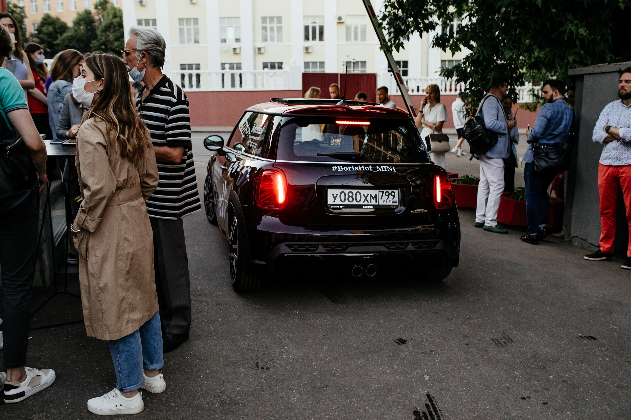 New MINI Cooper в Гоголь Центре. Репортажный, event, концертный и backstage фотограф из Москвы Виталий Кривцов