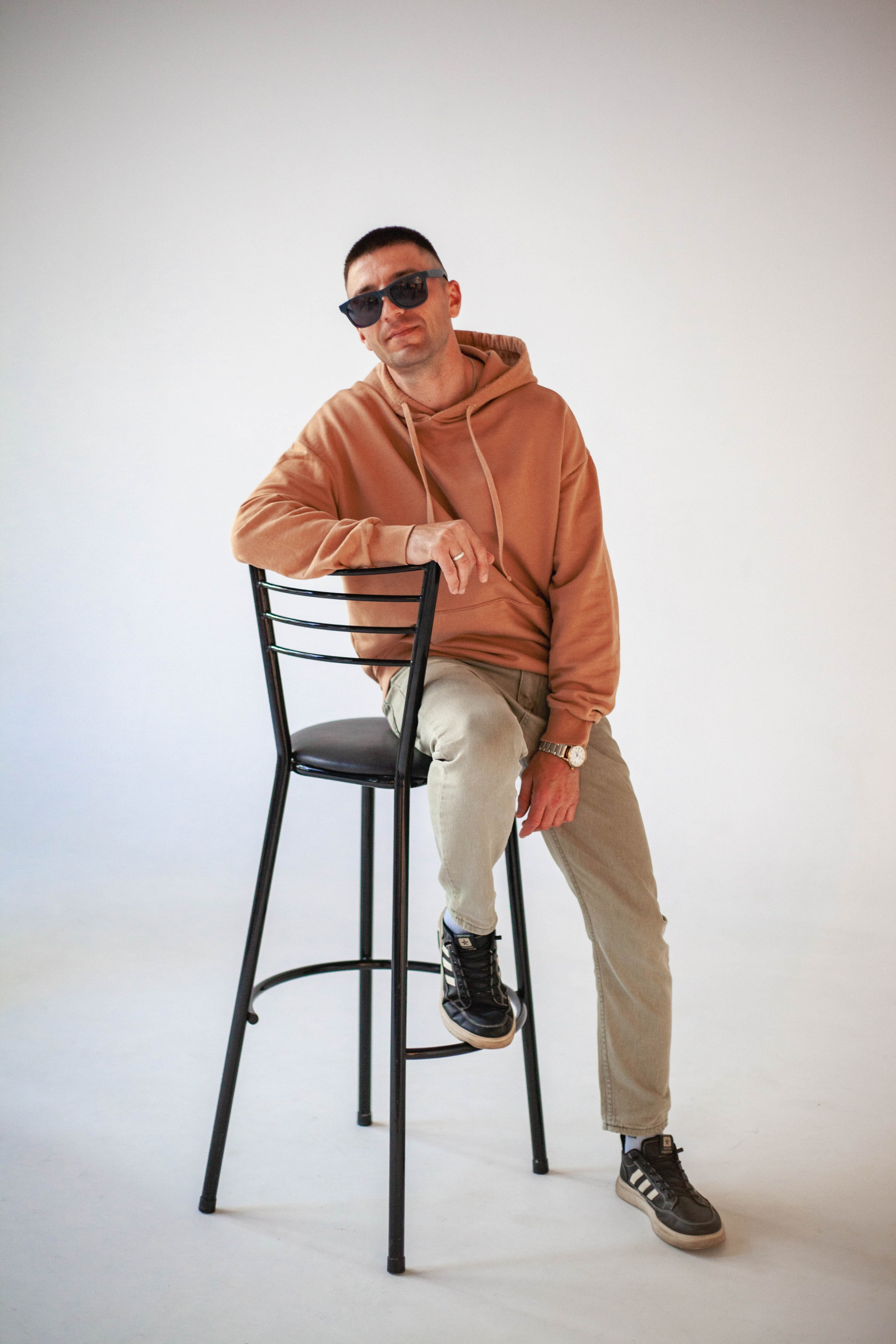 Студия. Уличный фотограф Города N