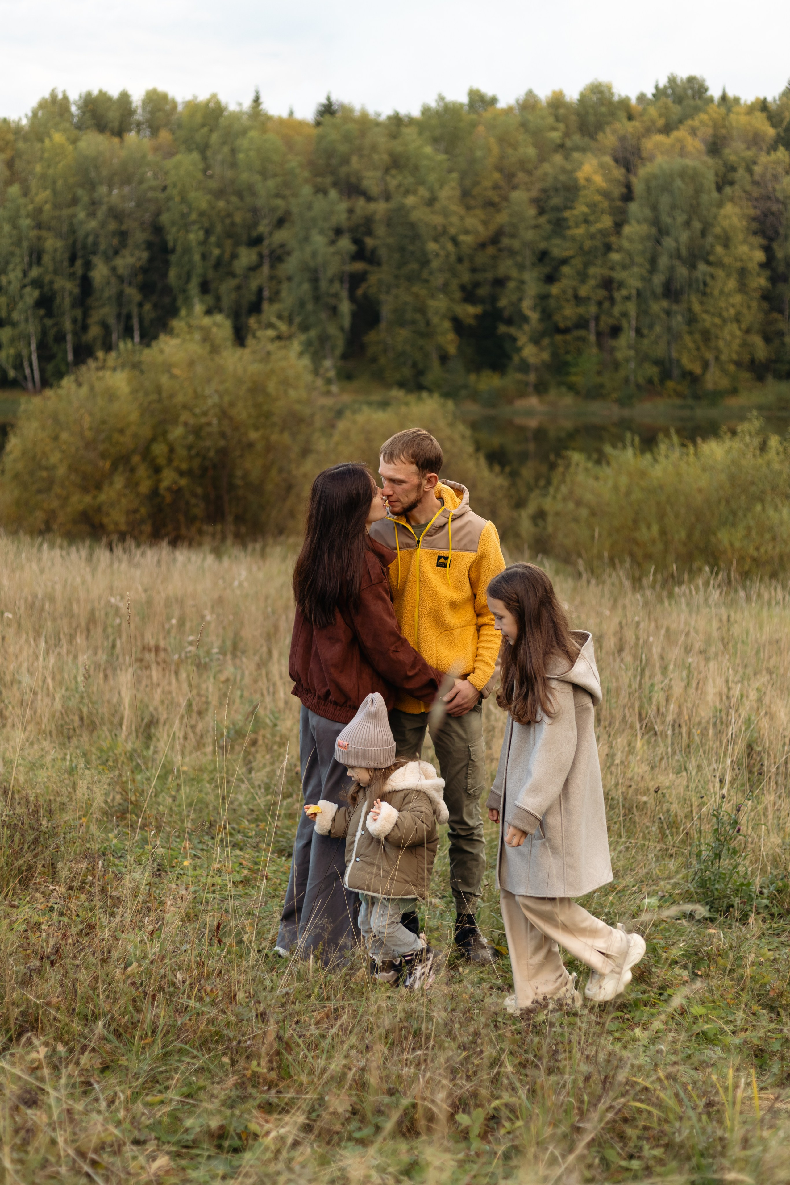 Осенняя прогулка у пруда. Фотограф Айгуль Габсаматова Октябрьский