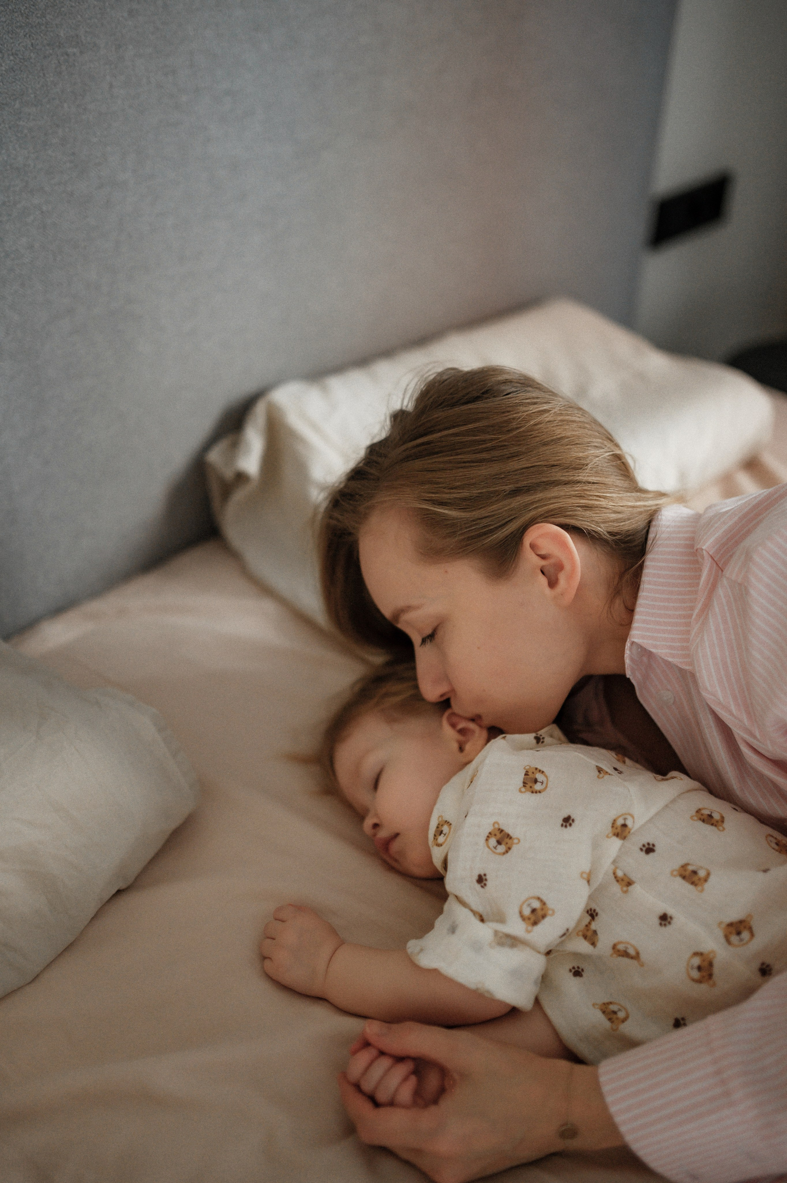 Даша и Варя дома. Семейный и свадебный lifestyle-фотограф в Москве Мария Петрова