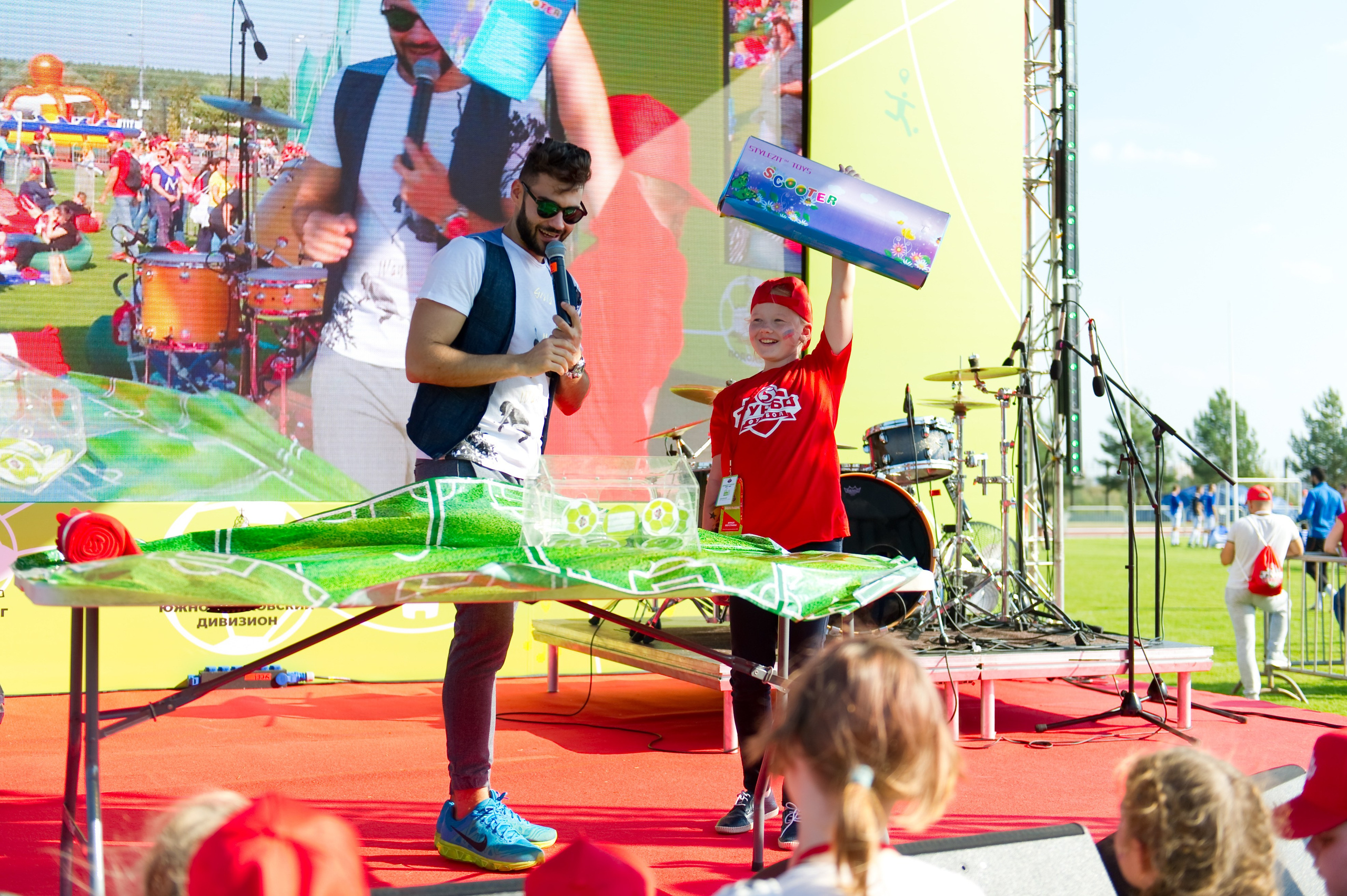 Турбофутбол (корпоративное соревнование «Пятерочки»). Репортажный фотограф и видеограф Слава Думчев. Тимбилдинги, отчетники, корпоративы