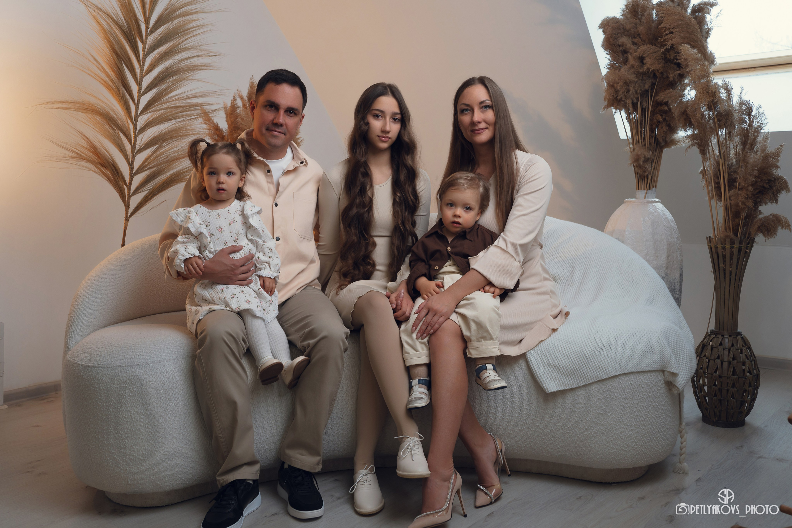 Семейная фотосессия photostudio_sv_