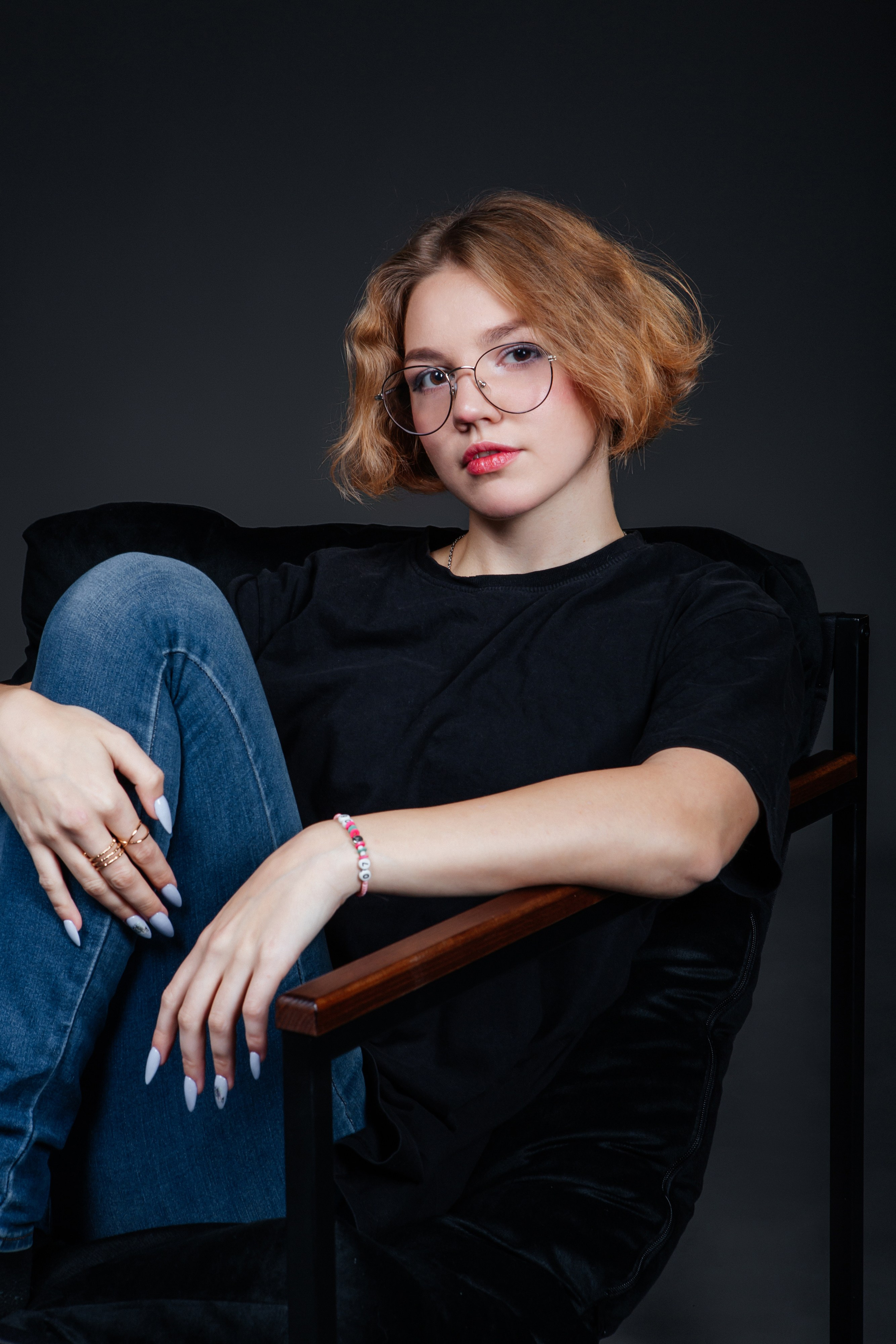 Черный фон. Фото дети. Выпускные альбомы Нижний Тагил