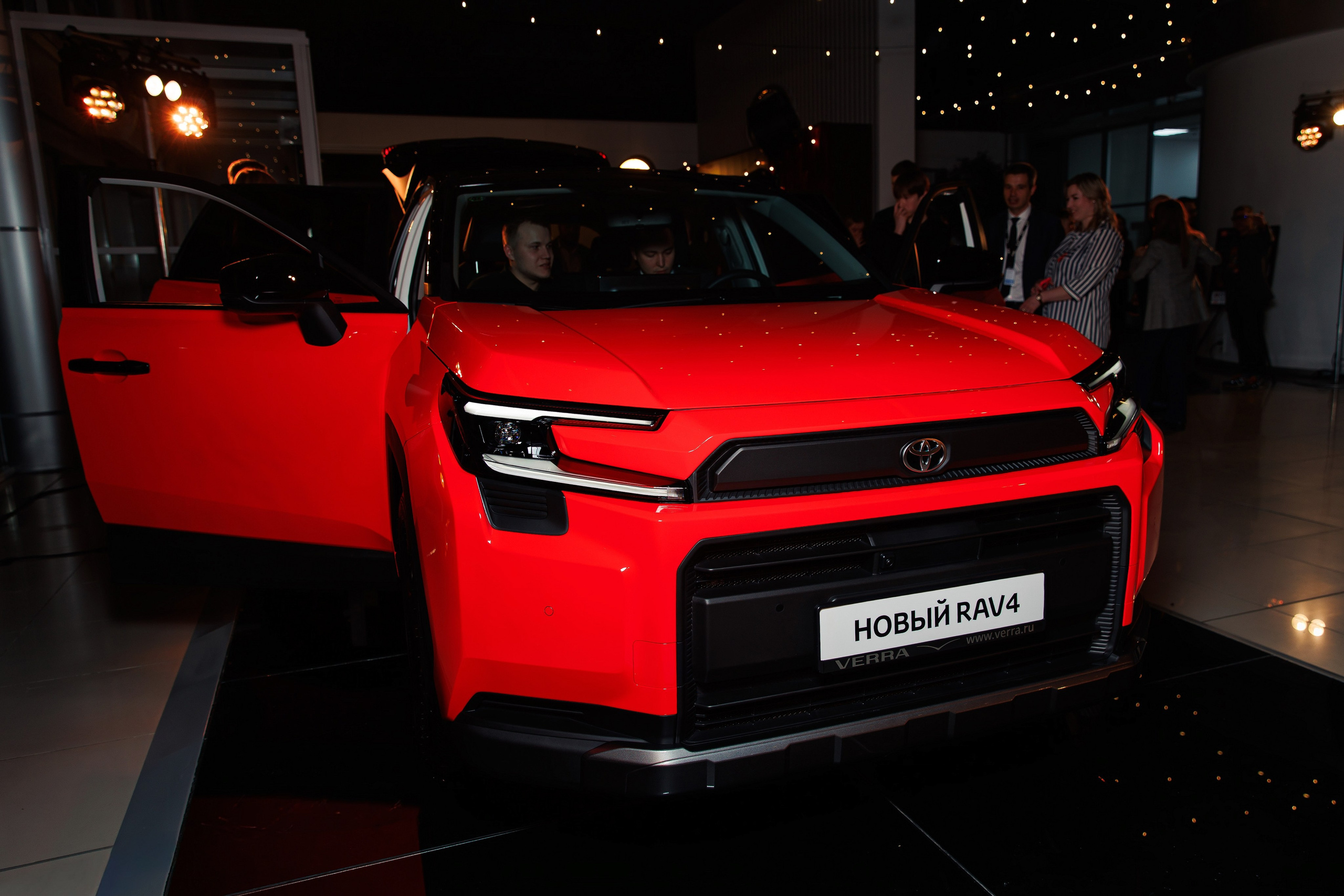 Презентация новой Toyota RAV4. Репортажный и свадебный фотограф в Уфе Павел Кожевников