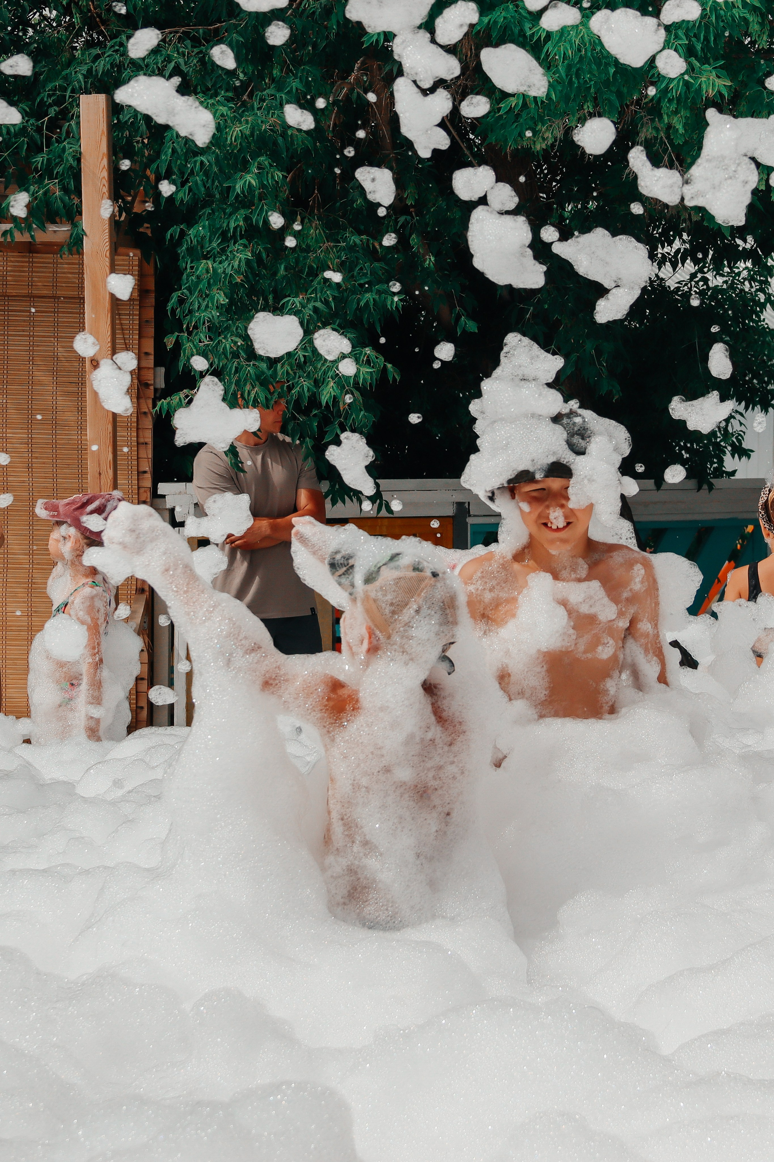 02.07.2026/11:00/Пенная дискотека/Малибу. Семейный и детский фотограф в Славгороде Анастасия Винс