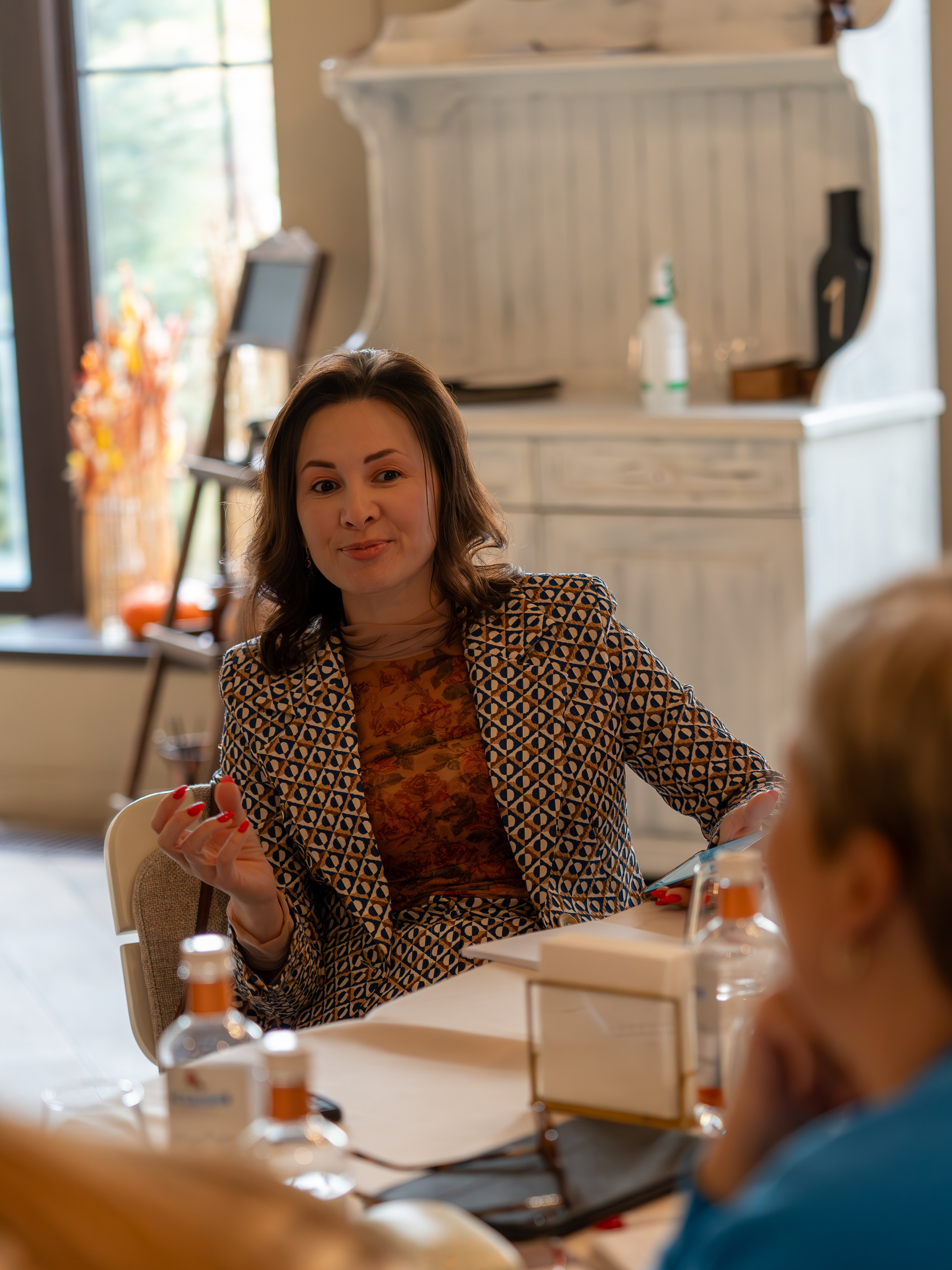 Литературная мастерская с Ольгой Шутовой в «Винотеррии». Репортажный фотограф в Красной Поляне и Сочи Павлюченко Екатерина