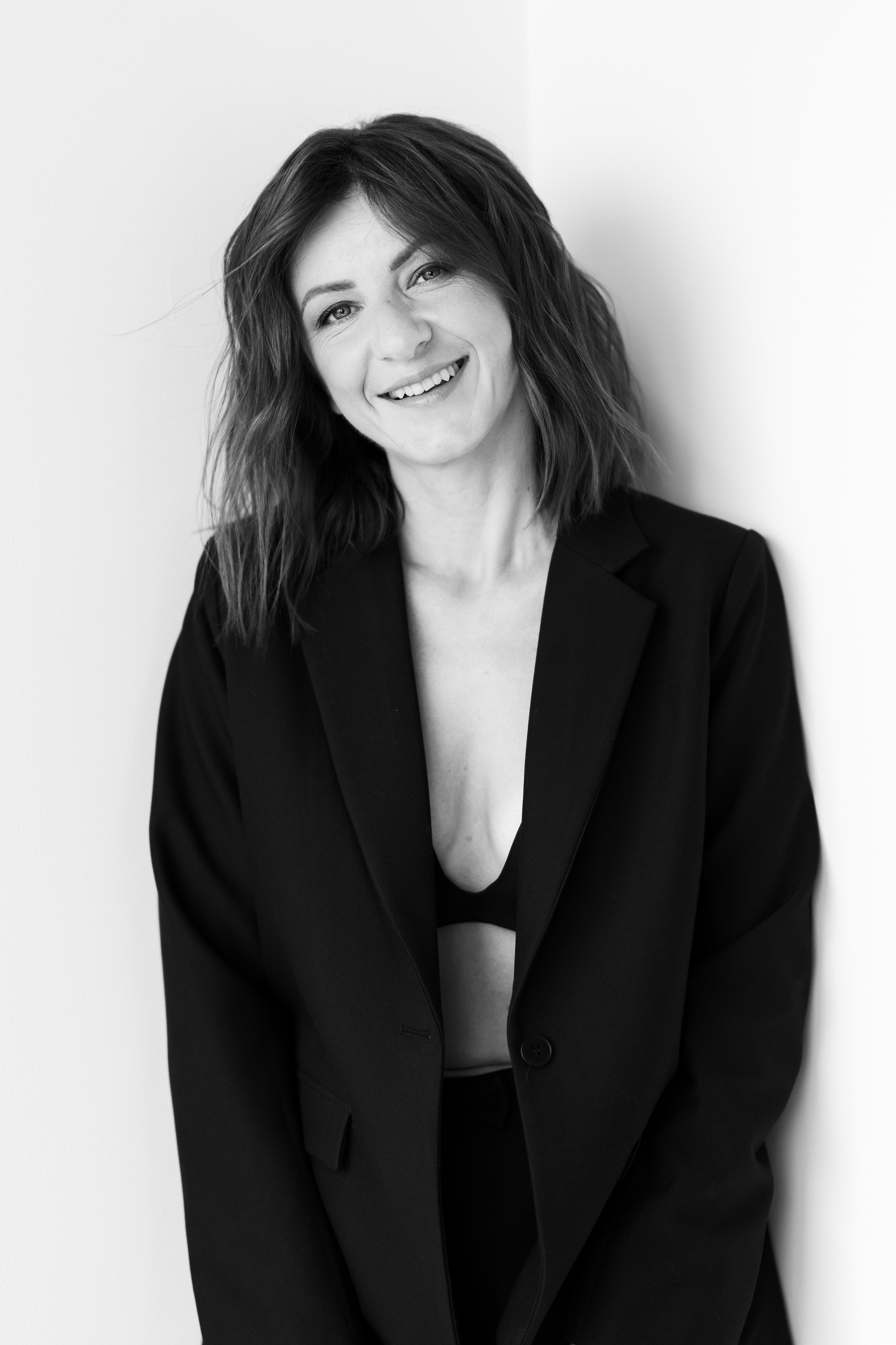 Женский портрет 35+. Женский портретный фотограф 35+ Воронеж. Добро пожаловать в магию ЧБ портрета