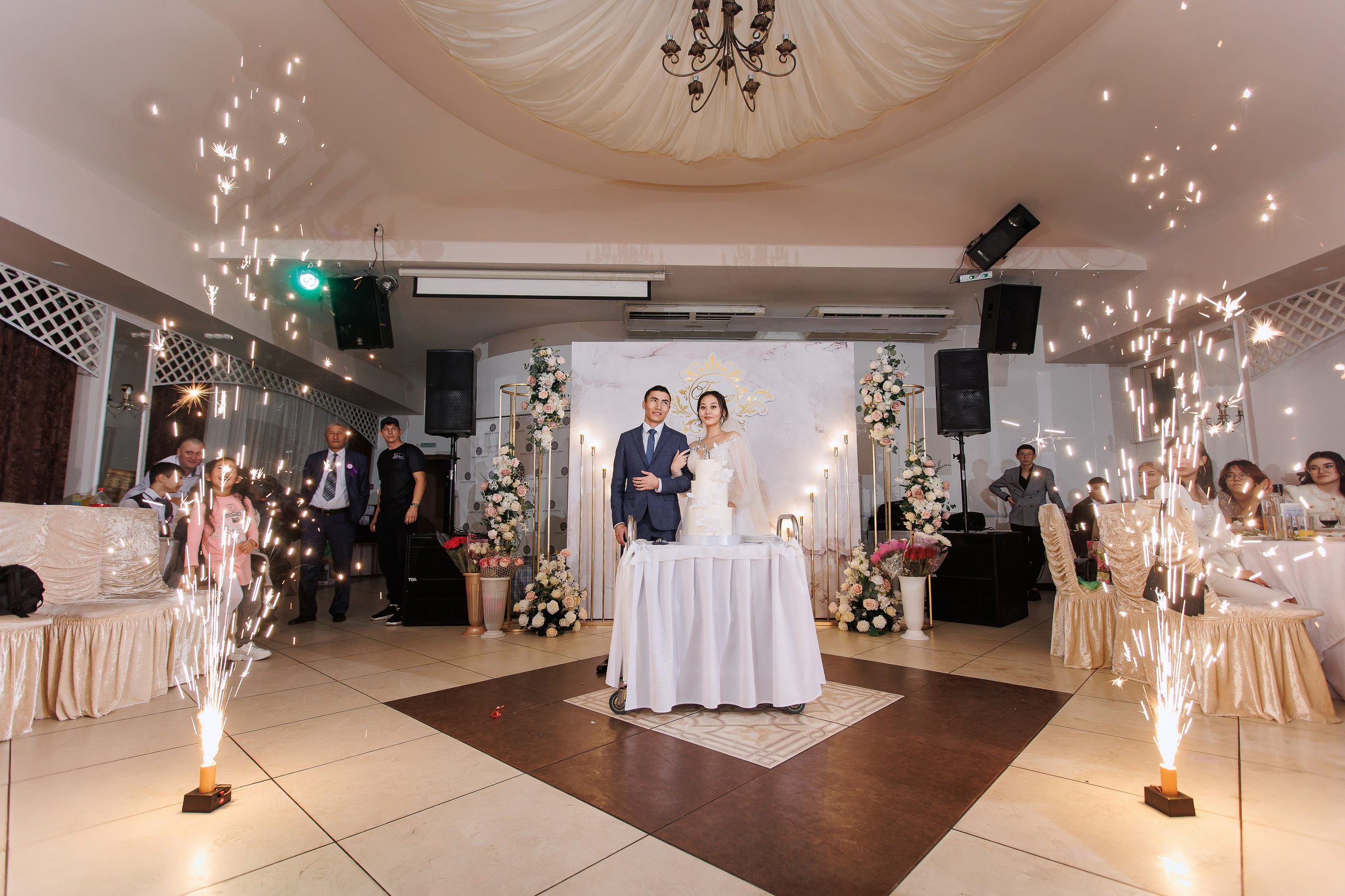 Karina & Bagdat. Anne Miller | Photographer