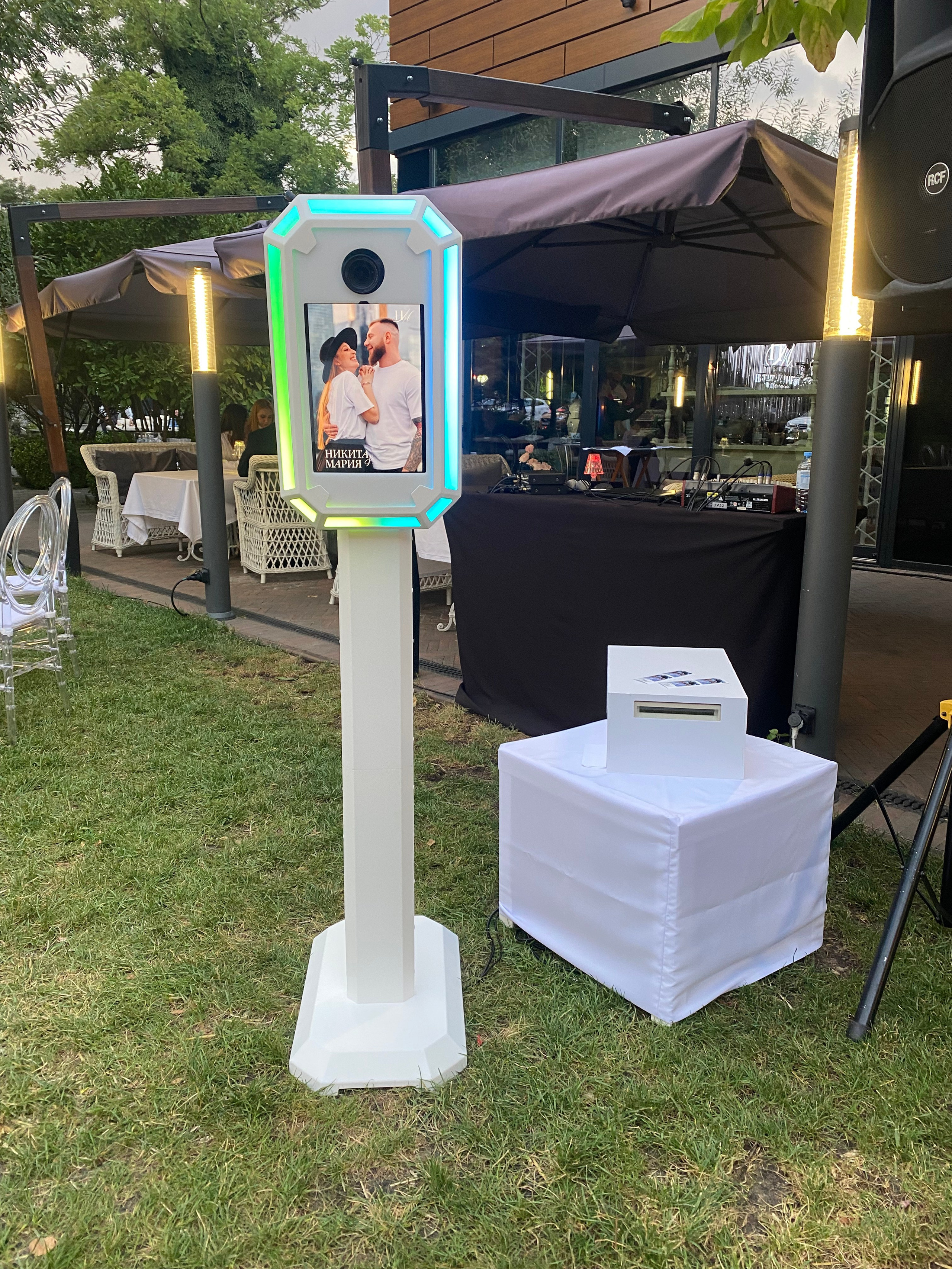 Фото-видео стойка Миксап (фотобудка нового поколения). Инсталаб Краснодар фото и видео интерактивы на ваше мероприятие