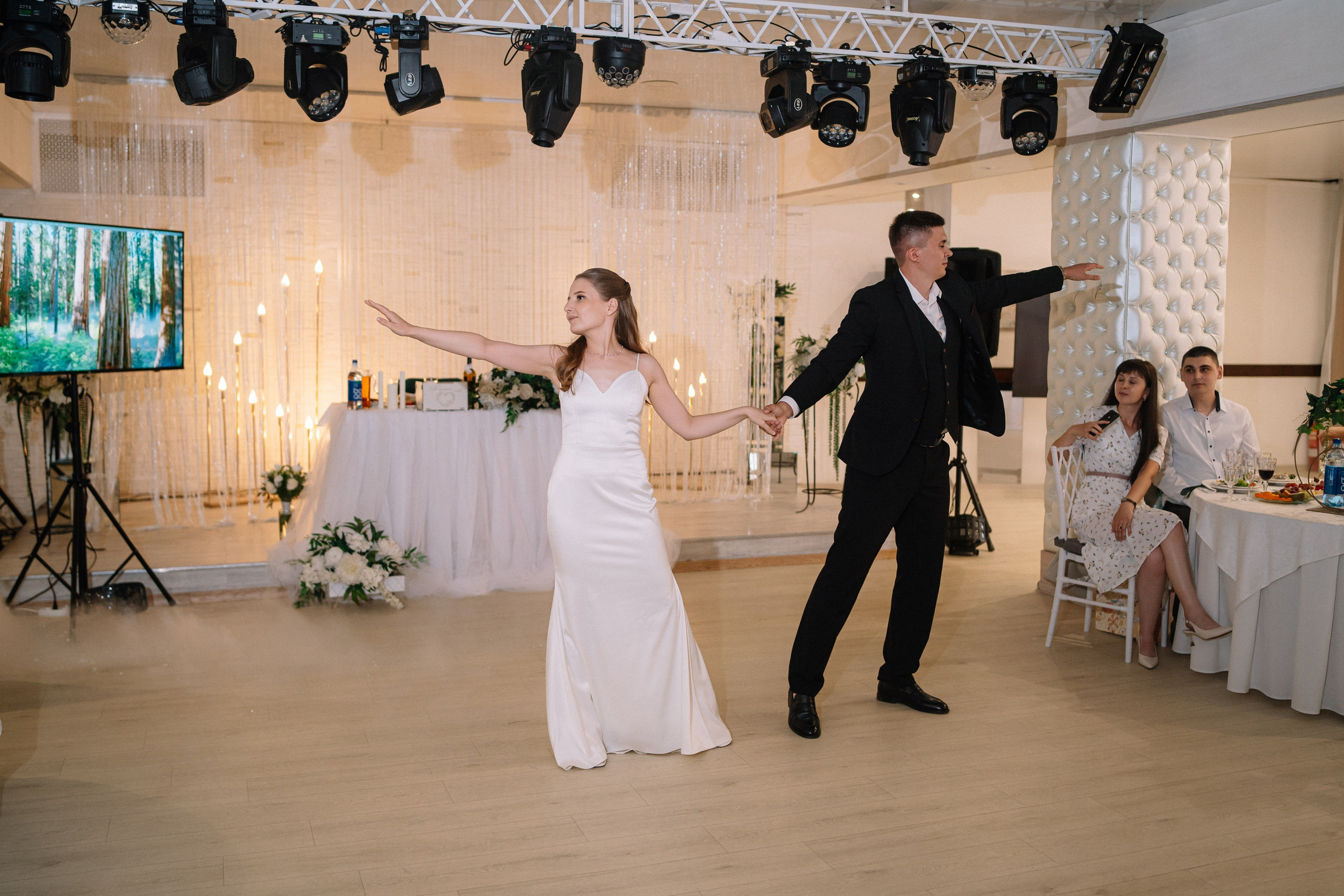 Анастасия и Роман — банкет Времена года. Репортажный (Event) фотограф в Барнауле | Даниил Маркин | Качество и вайб