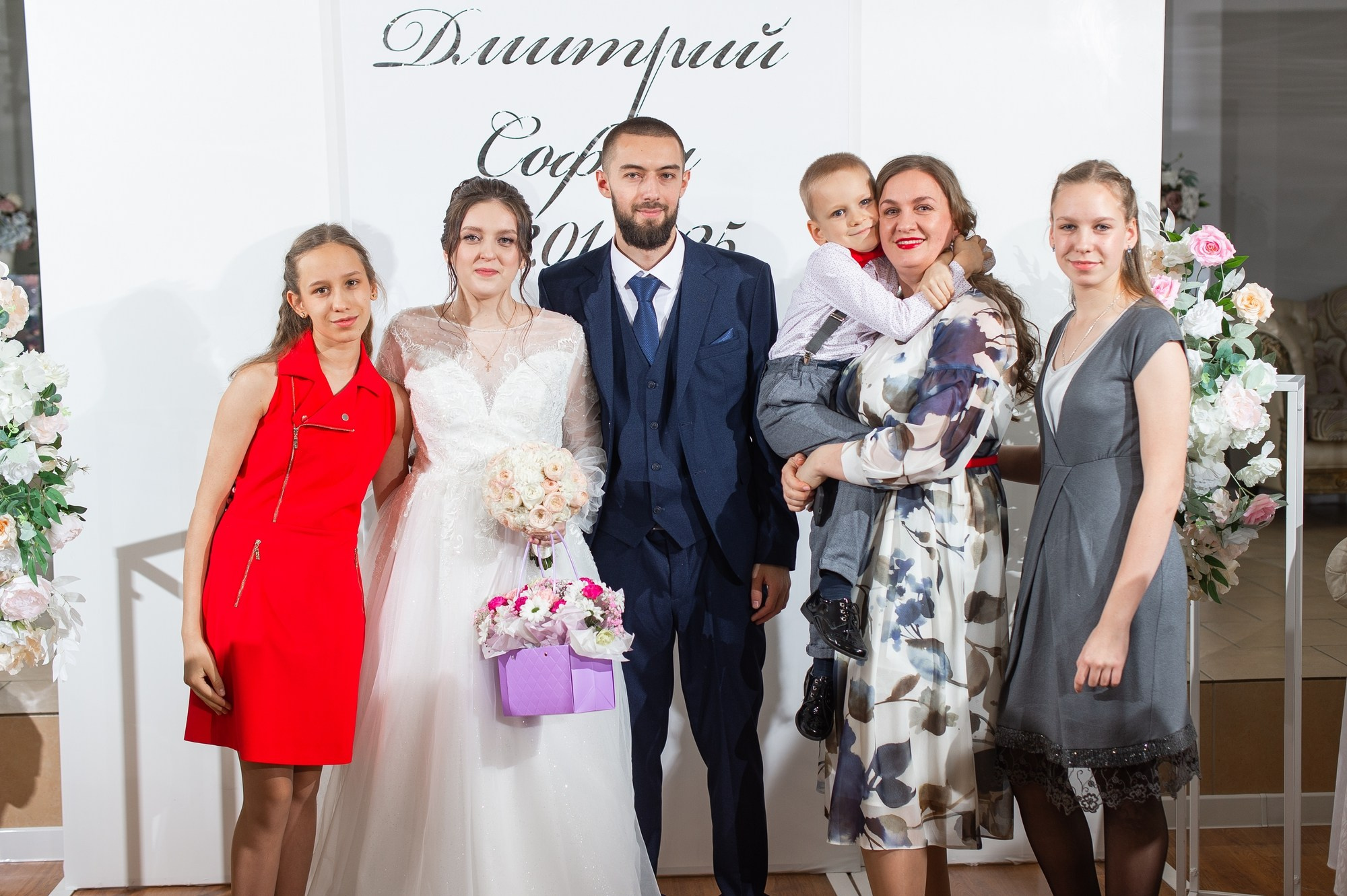 Студия и банкет. Свадебный и семейный фотограф в Омске Мормулев Михаил